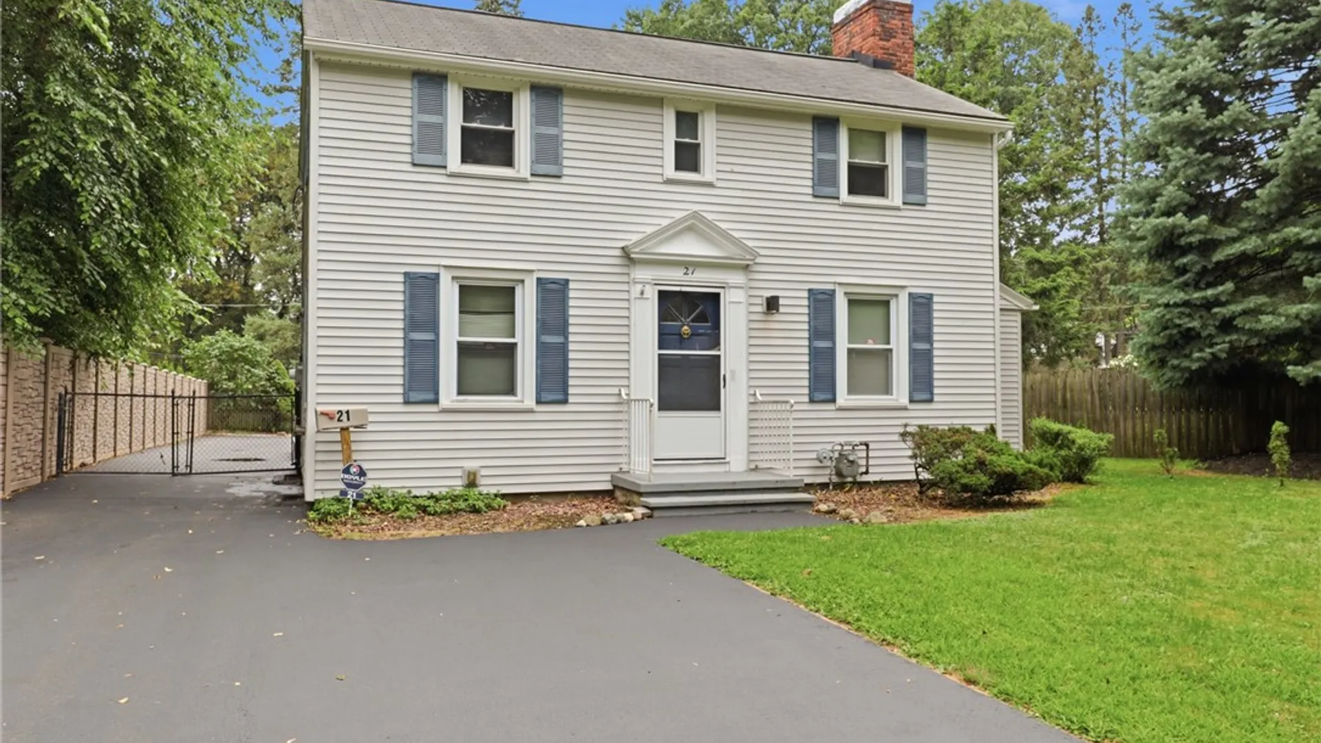 Property at 21 Fairlea Drive, Irondequoit, NY 14622 3