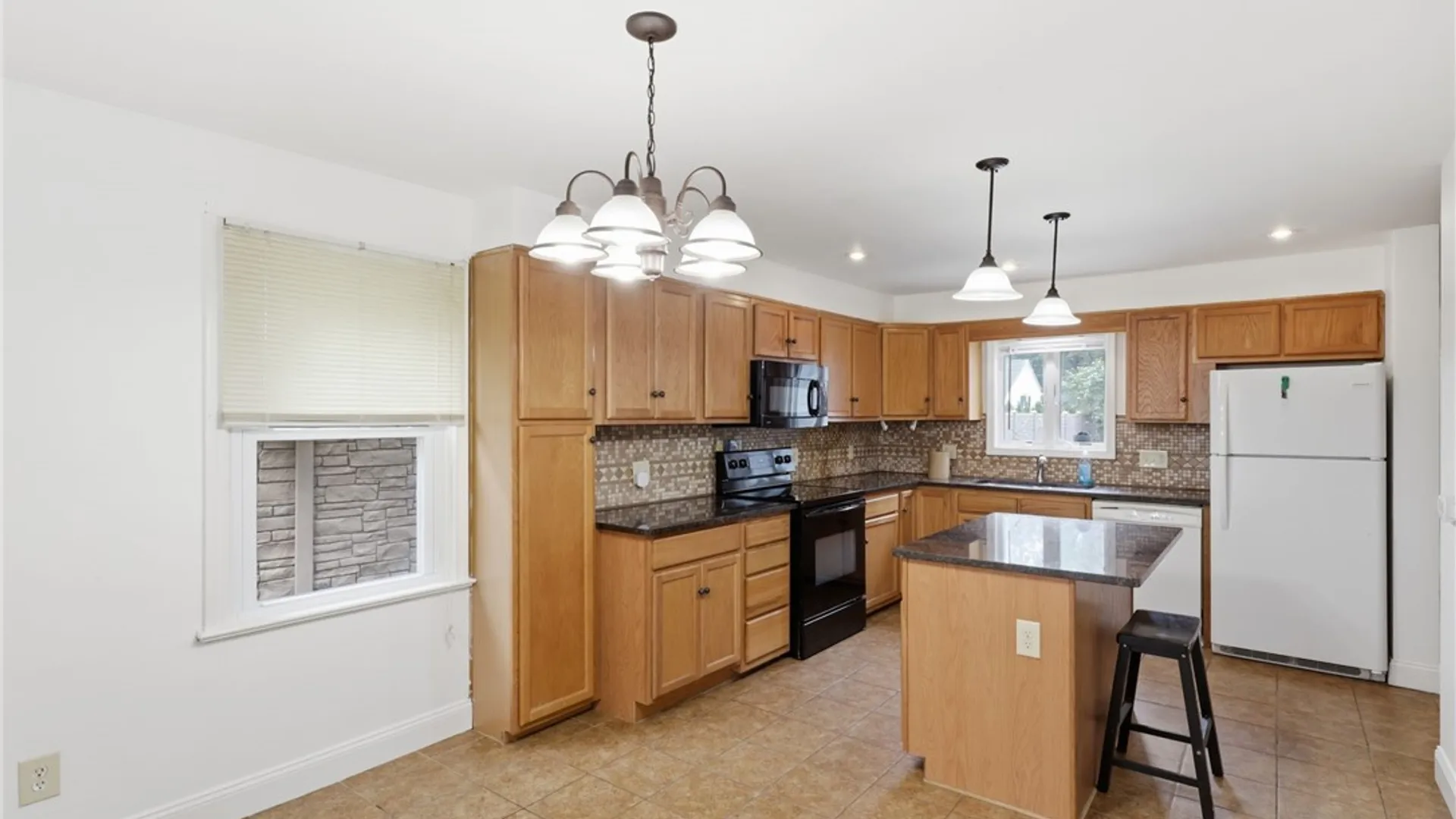 Property at 21 Fairlea Drive, Irondequoit, NY 14622 10