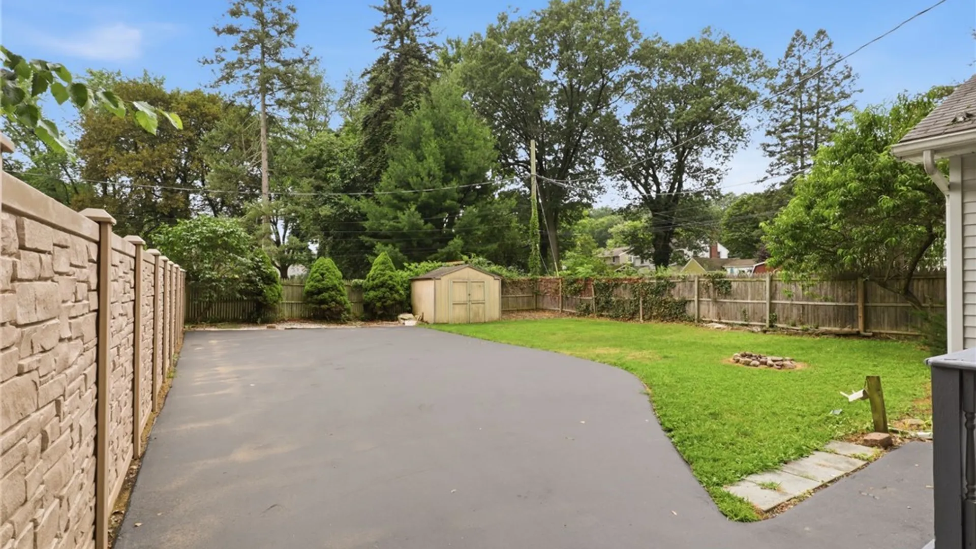 Property at 21 Fairlea Drive, Irondequoit, NY 14622 32