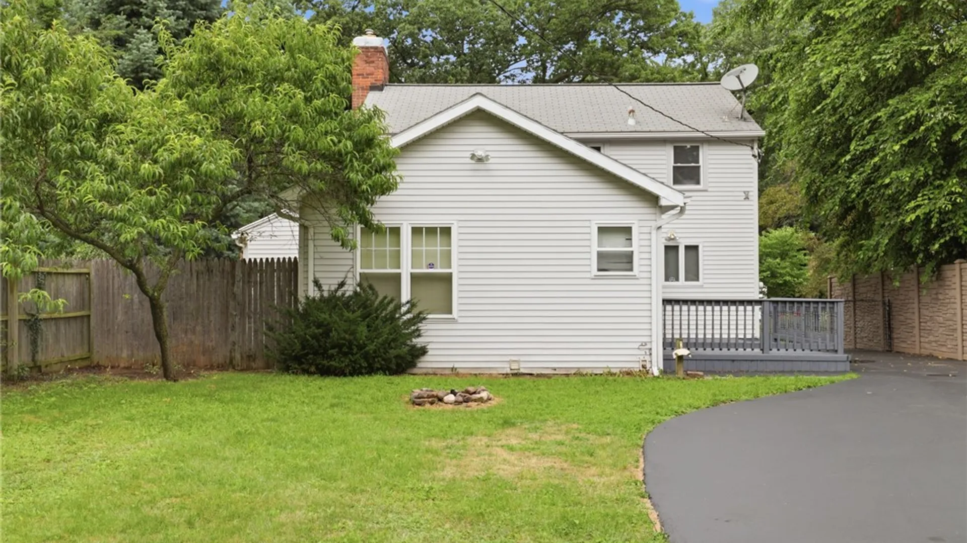 Property at 21 Fairlea Drive, Irondequoit, NY 14622 34