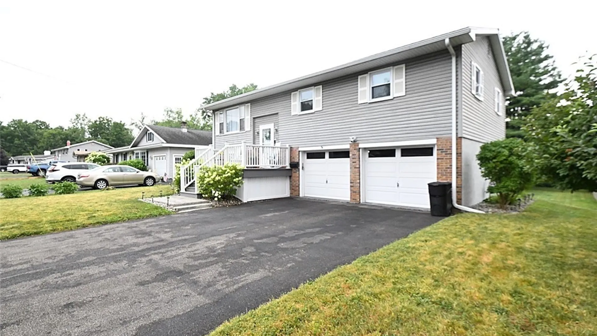 Property at 30 Royal Brook Lane, New Hartford, NY 13417 2