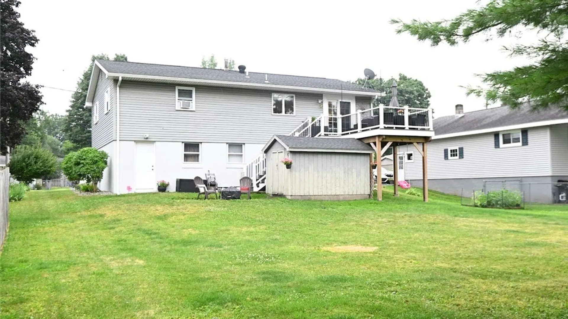 Property at 30 Royal Brook Lane, New Hartford, NY 13417 4