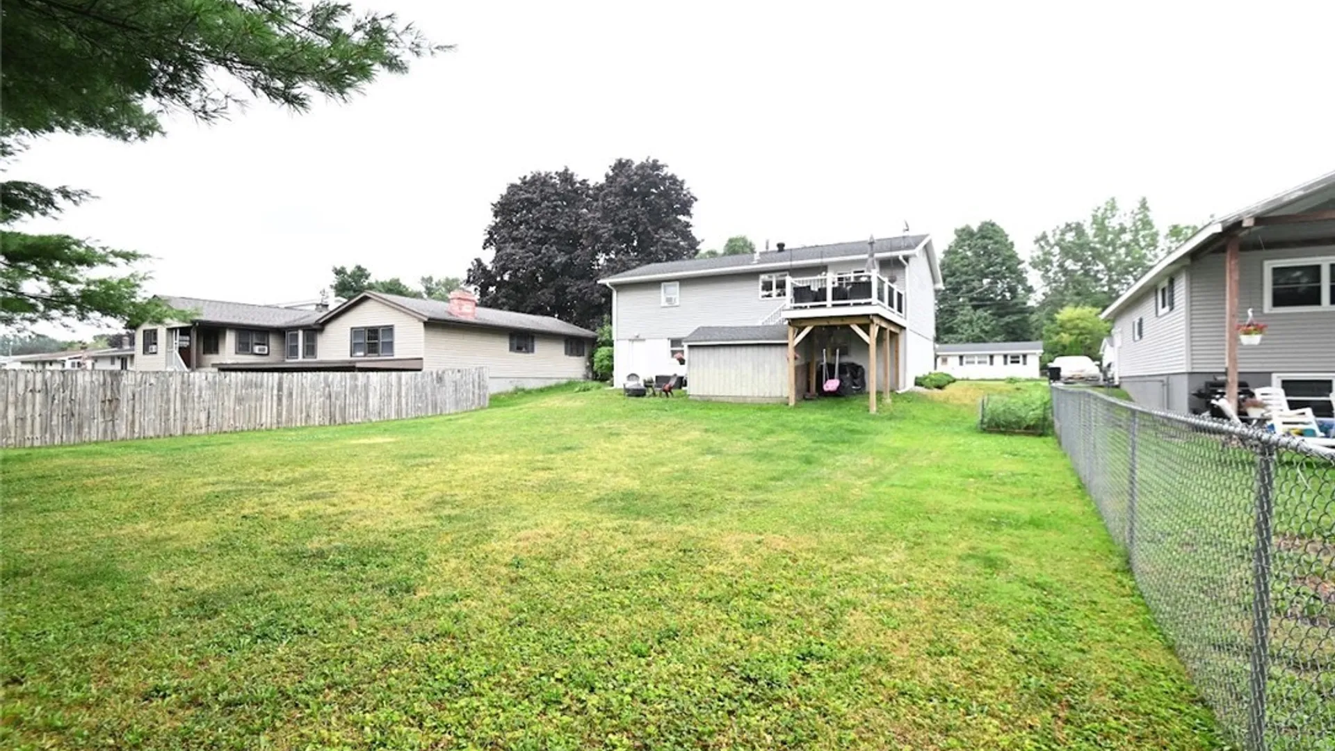 Property at 30 Royal Brook Lane, New Hartford, NY 13417 5