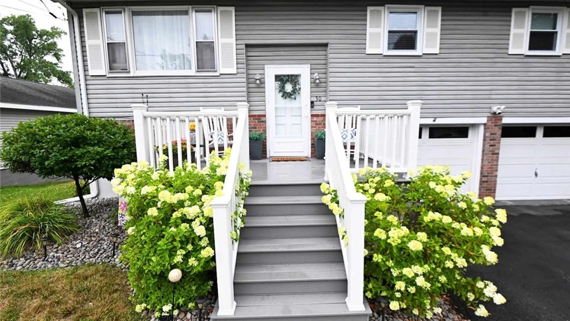 Property at 30 Royal Brook Lane, New Hartford, NY 13417 14