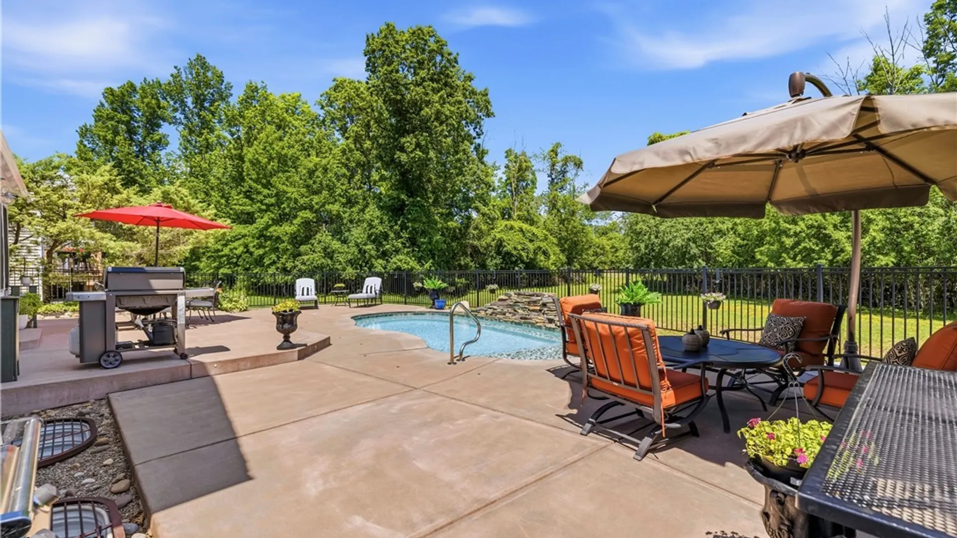 Property at 13 Greenside Drive, Grand Island, NY 14072 36