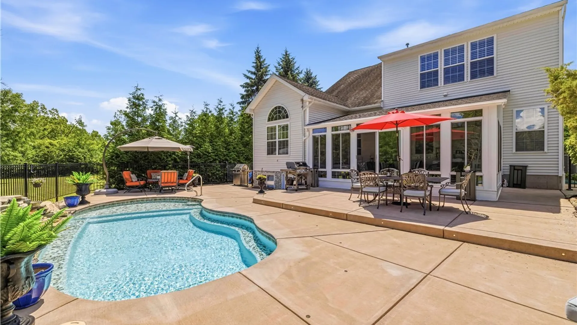 Property at 13 Greenside Drive, Grand Island, NY 14072 40