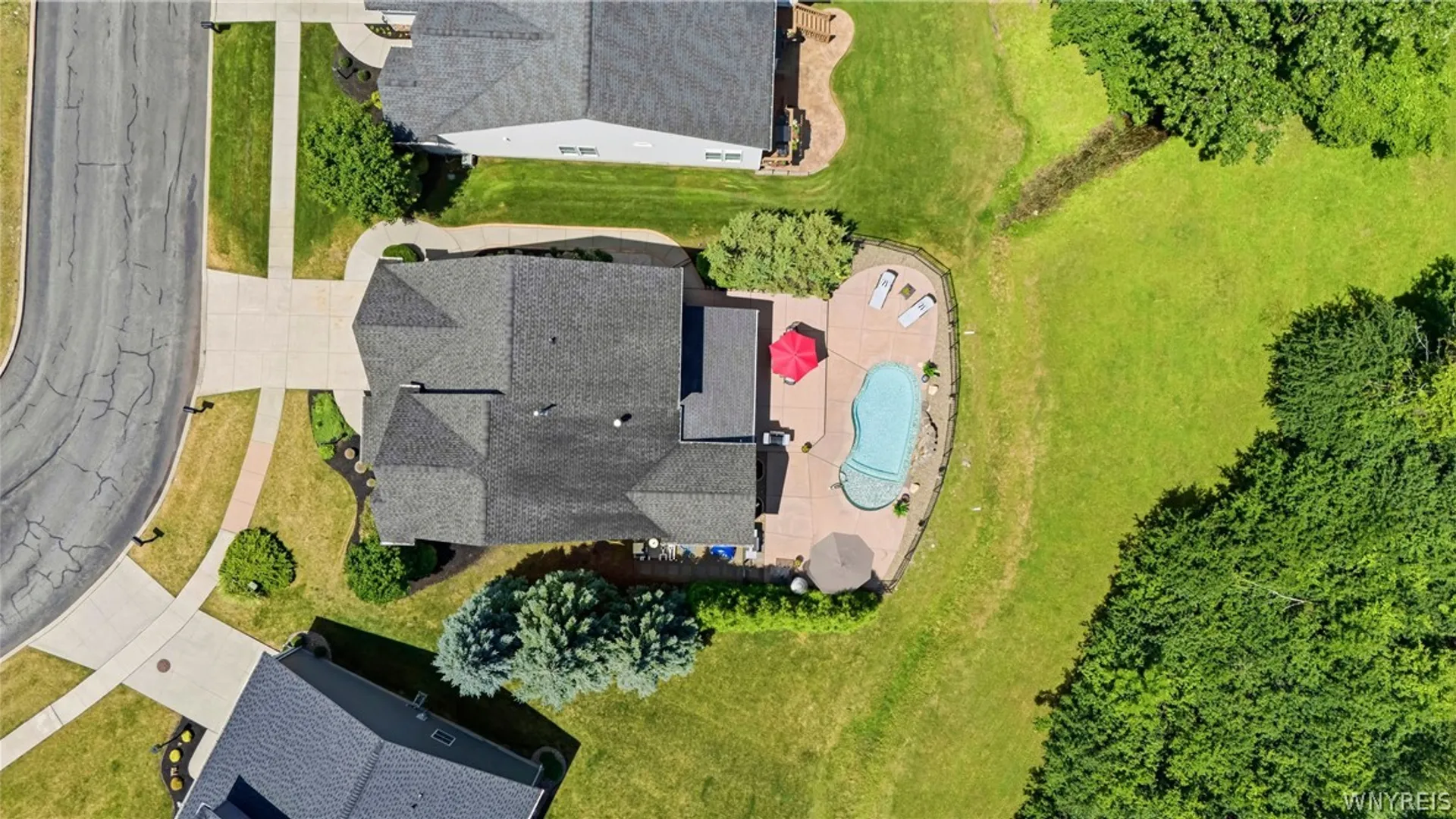 Property at 13 Greenside Drive, Grand Island, NY 14072 42