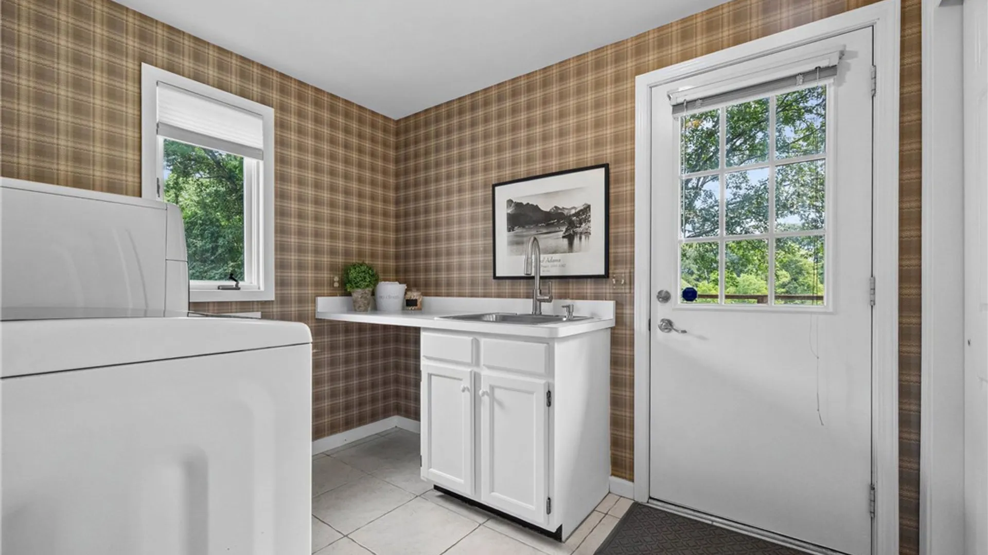 Property at 7 Touraine Court, Pittsford, NY 14534 22