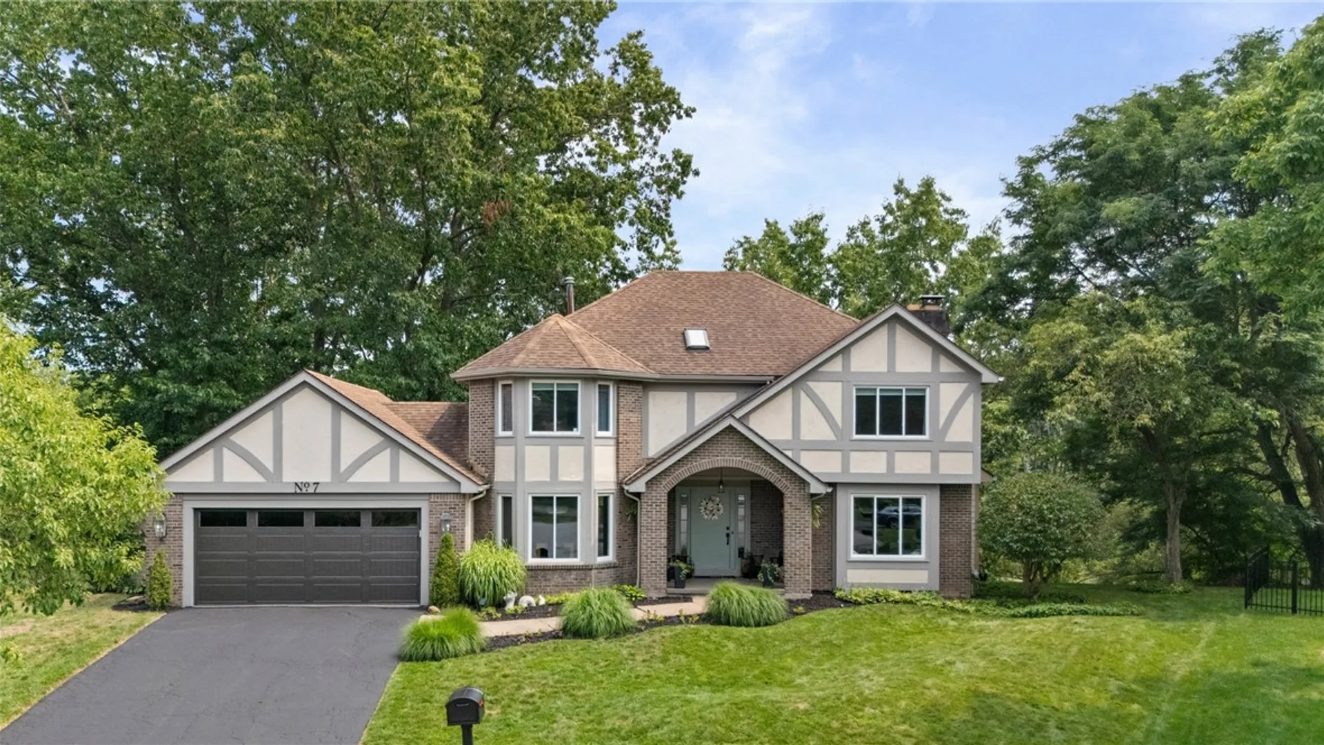 Property at 7 Touraine Court, Pittsford, NY 14534 3