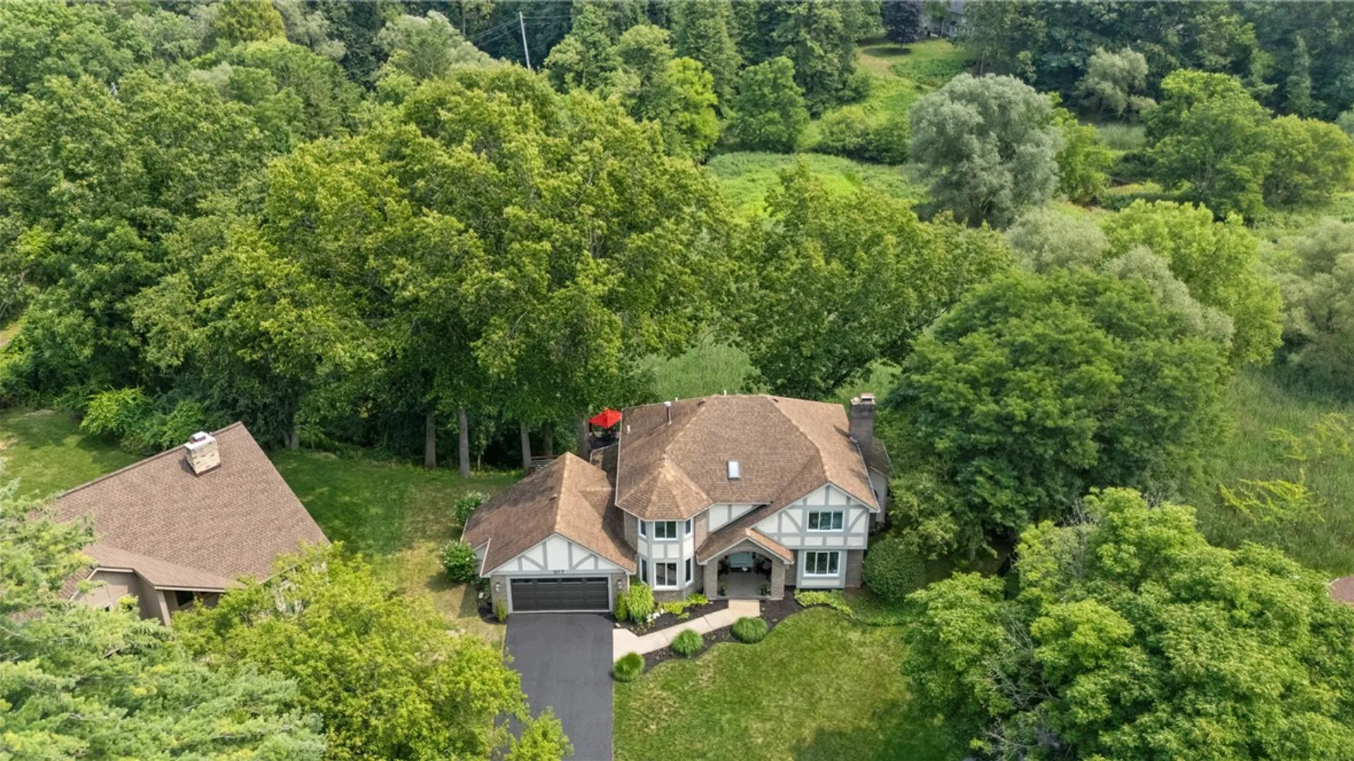 Property at 7 Touraine Court, Pittsford, NY 14534 4