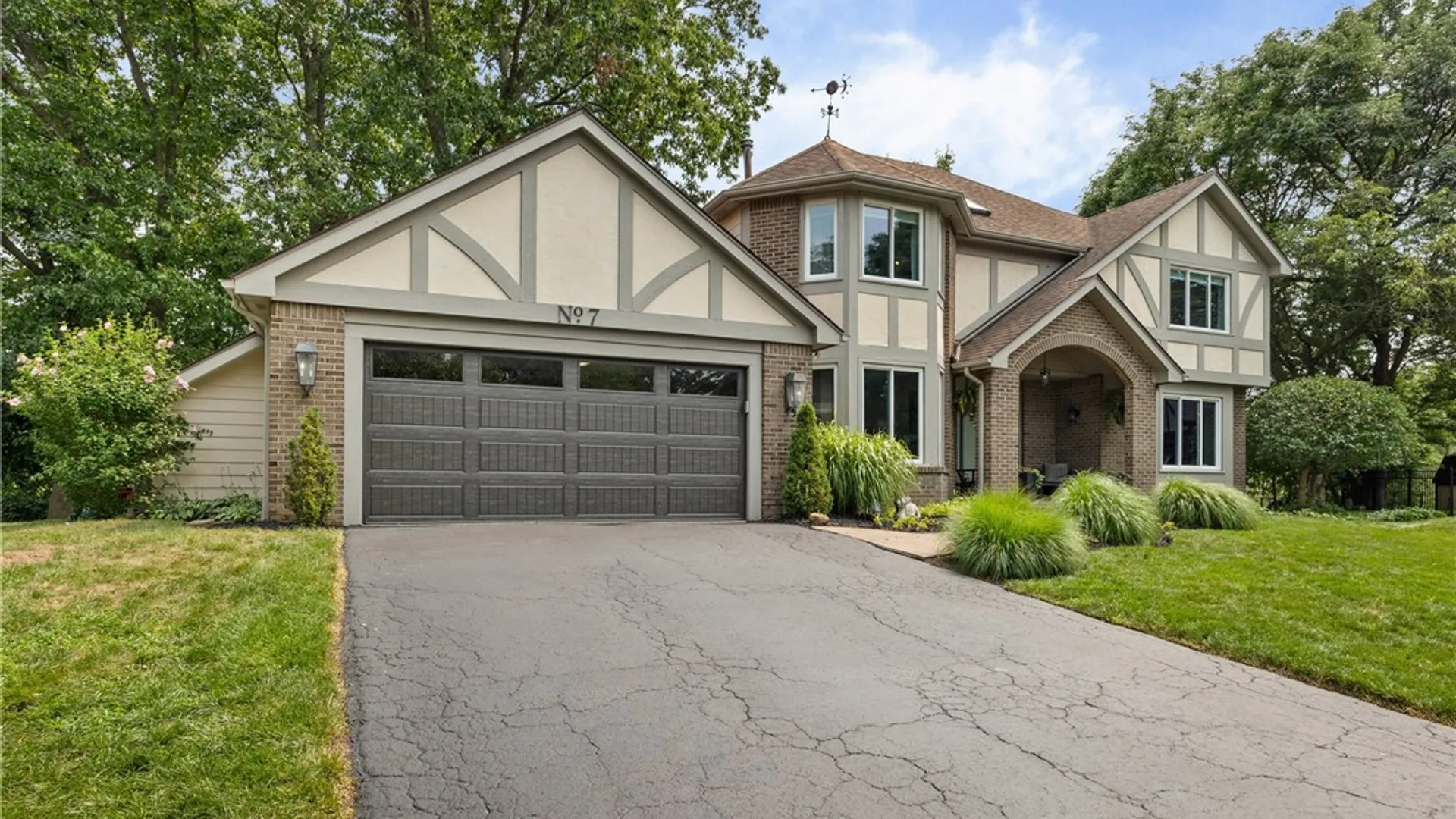 Property at 7 Touraine Court, Pittsford, NY 14534 5