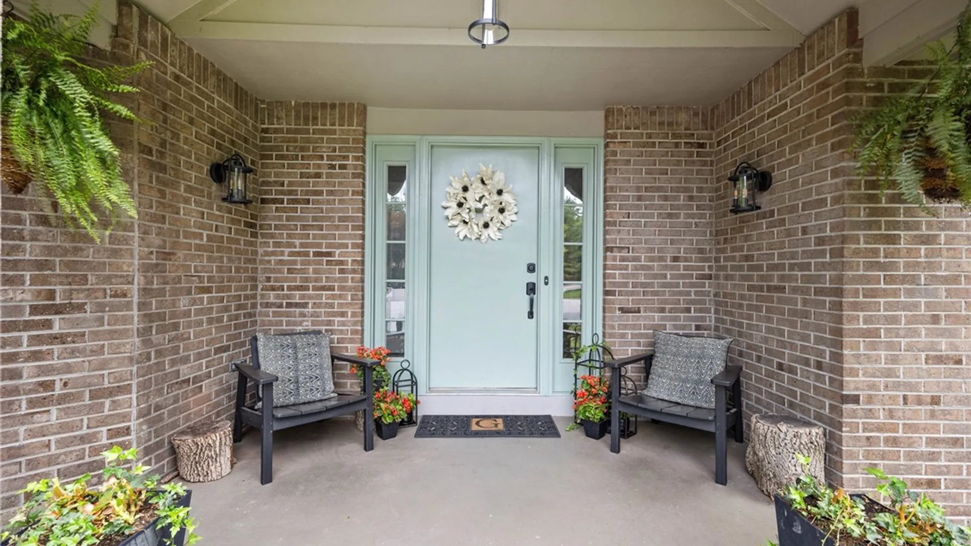 Property at 7 Touraine Court, Pittsford, NY 14534 6