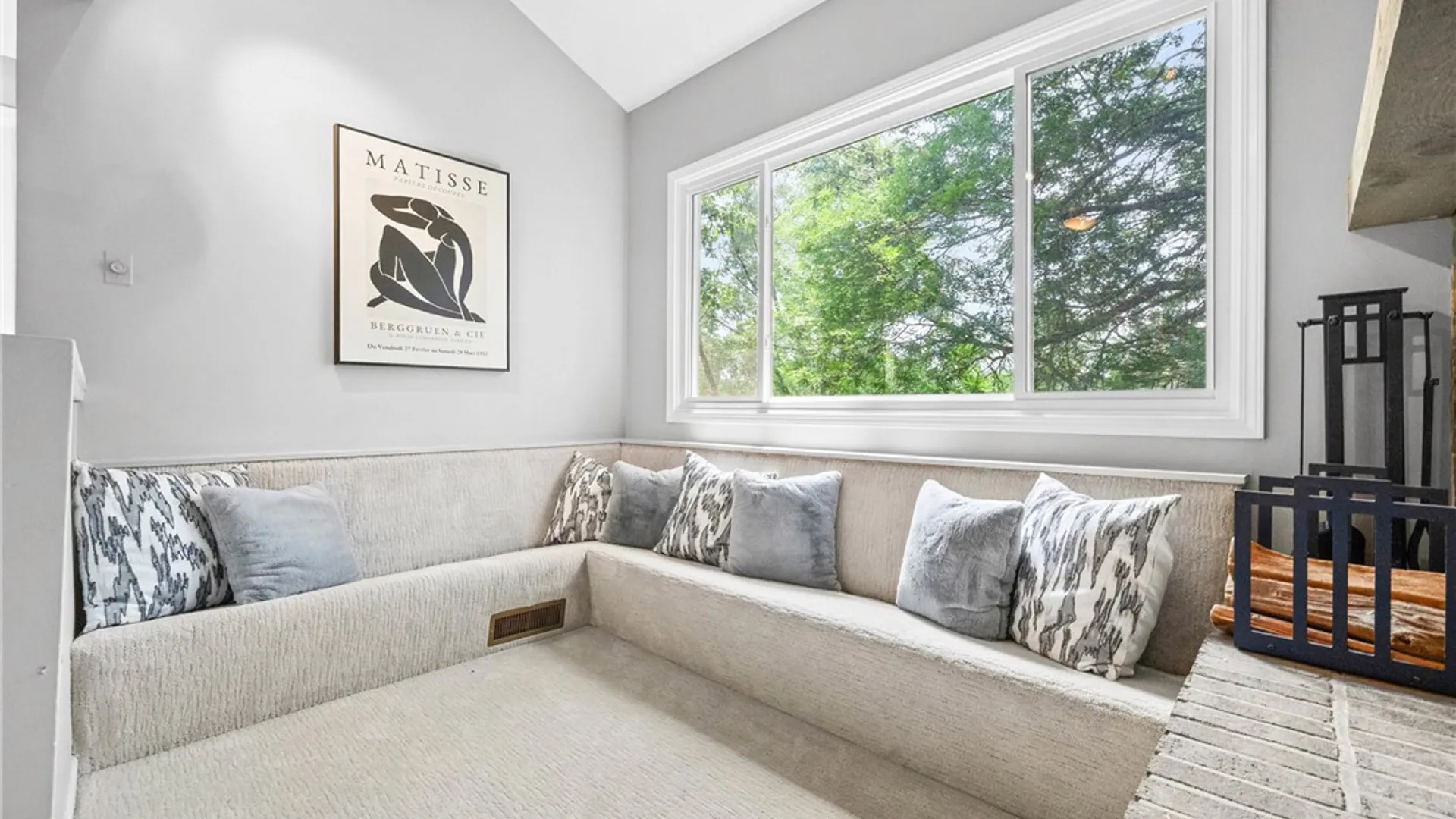 Property at 7 Touraine Court, Pittsford, NY 14534 19