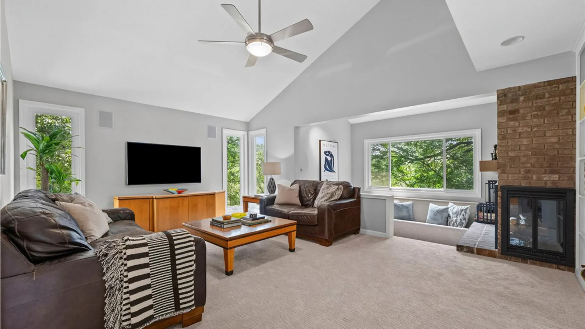 Property at 7 Touraine Court, Pittsford, NY 14534 11