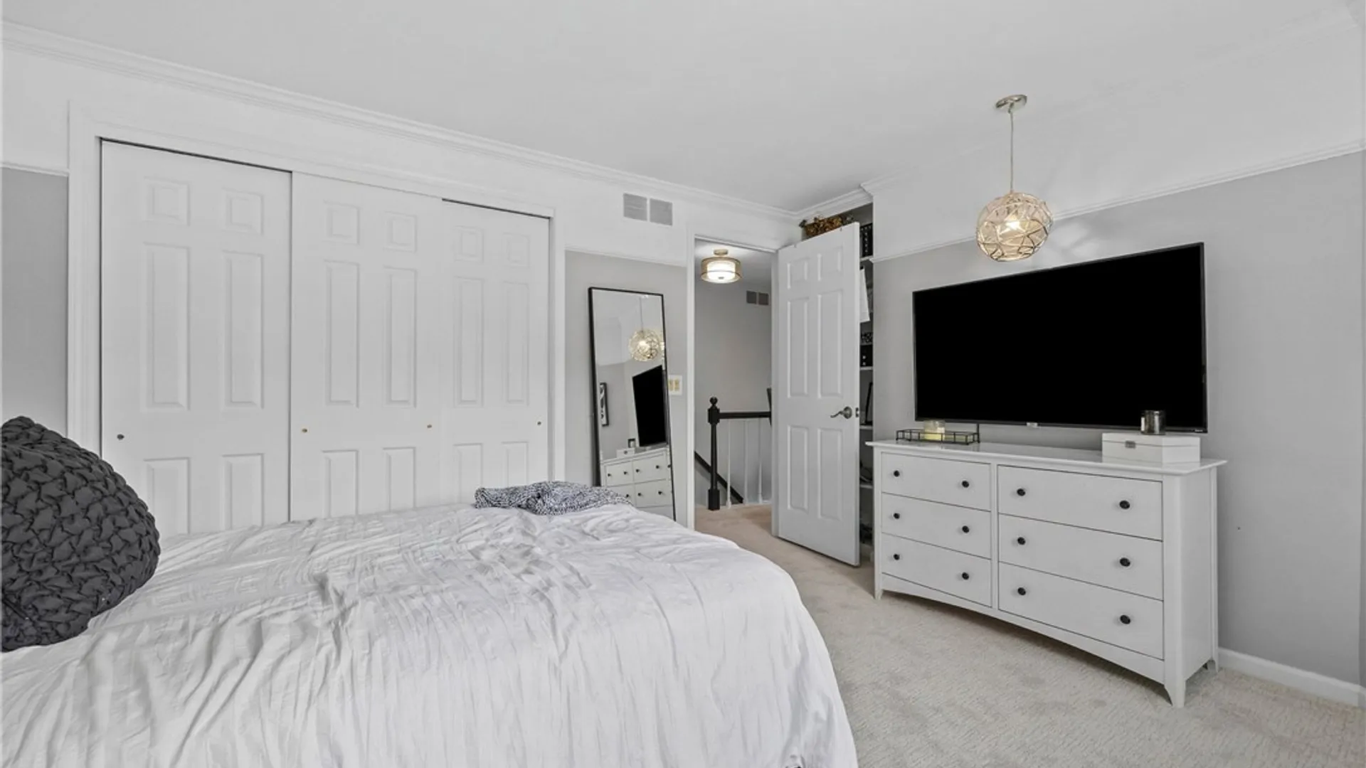 Property at 7 Touraine Court, Pittsford, NY 14534 30