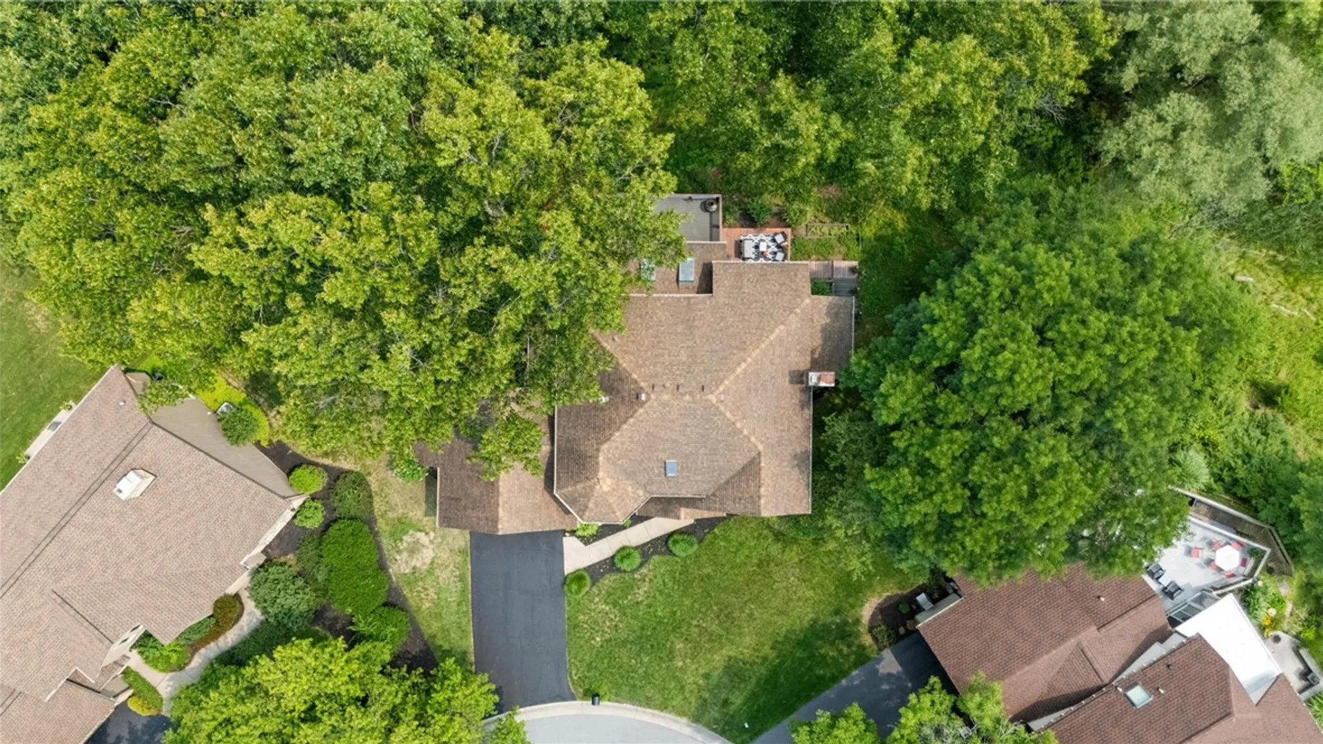 Property at 7 Touraine Court, Pittsford, NY 14534 47