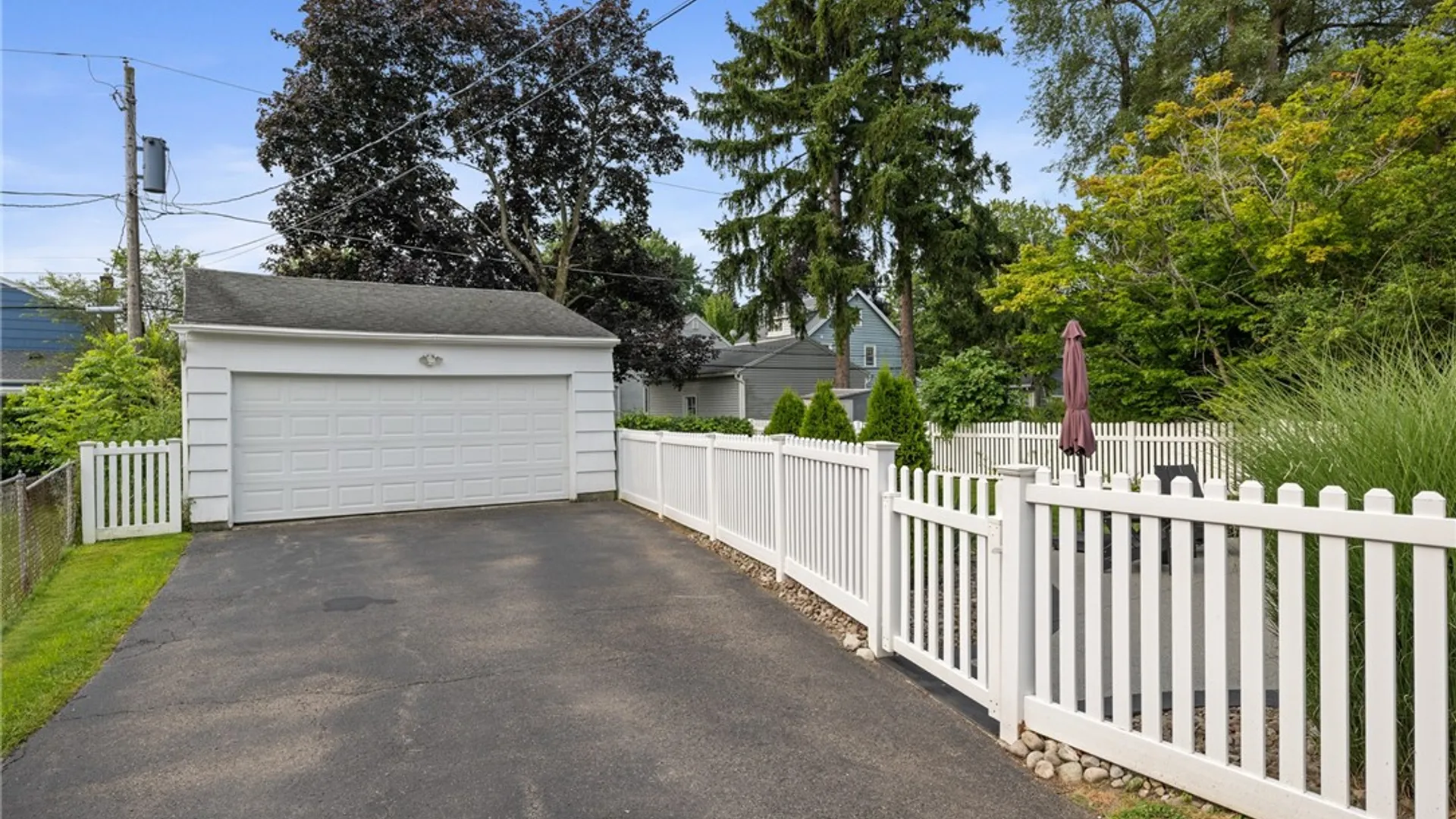 Property at 425 Harwick Road, Irondequoit, NY 14609 34