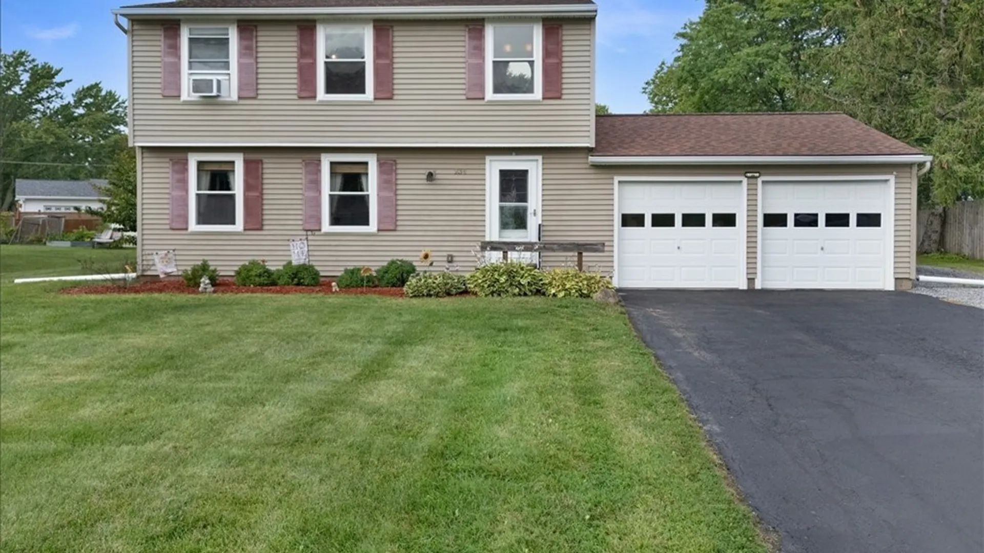 Property at 234 Blackwell Lane, Henrietta, NY 14467 4