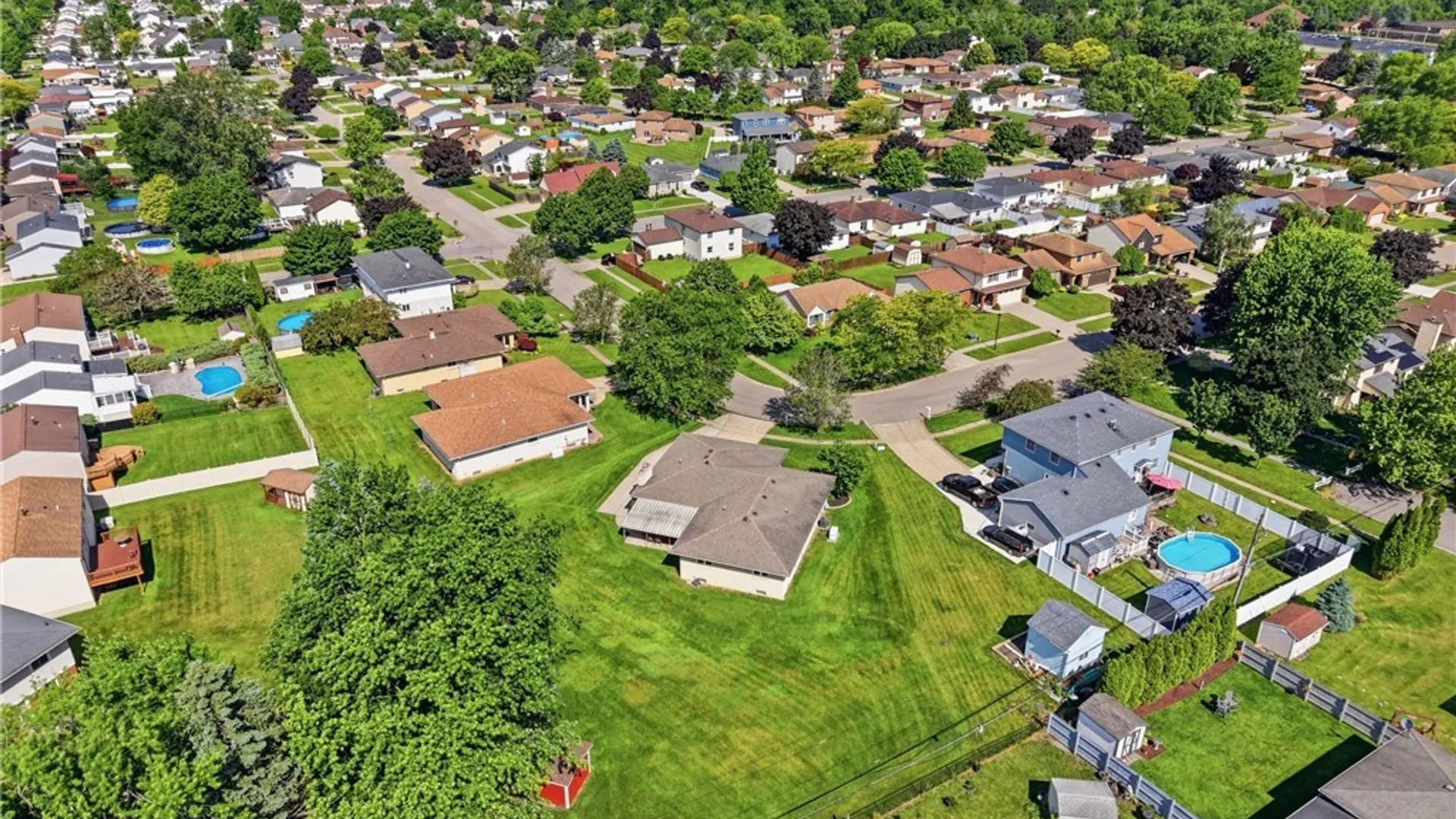Property at 312 Barbados Drive, Cheektowaga, NY 14227 45