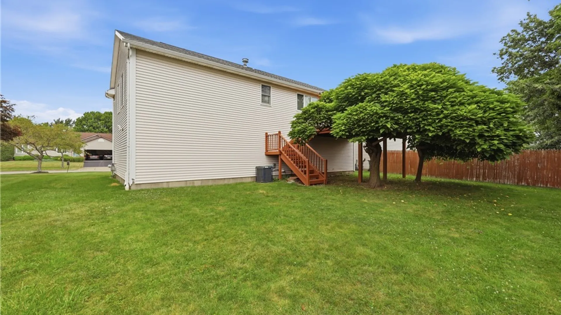Property at 76 Doehaven Circle, Lancaster, NY 14043 41