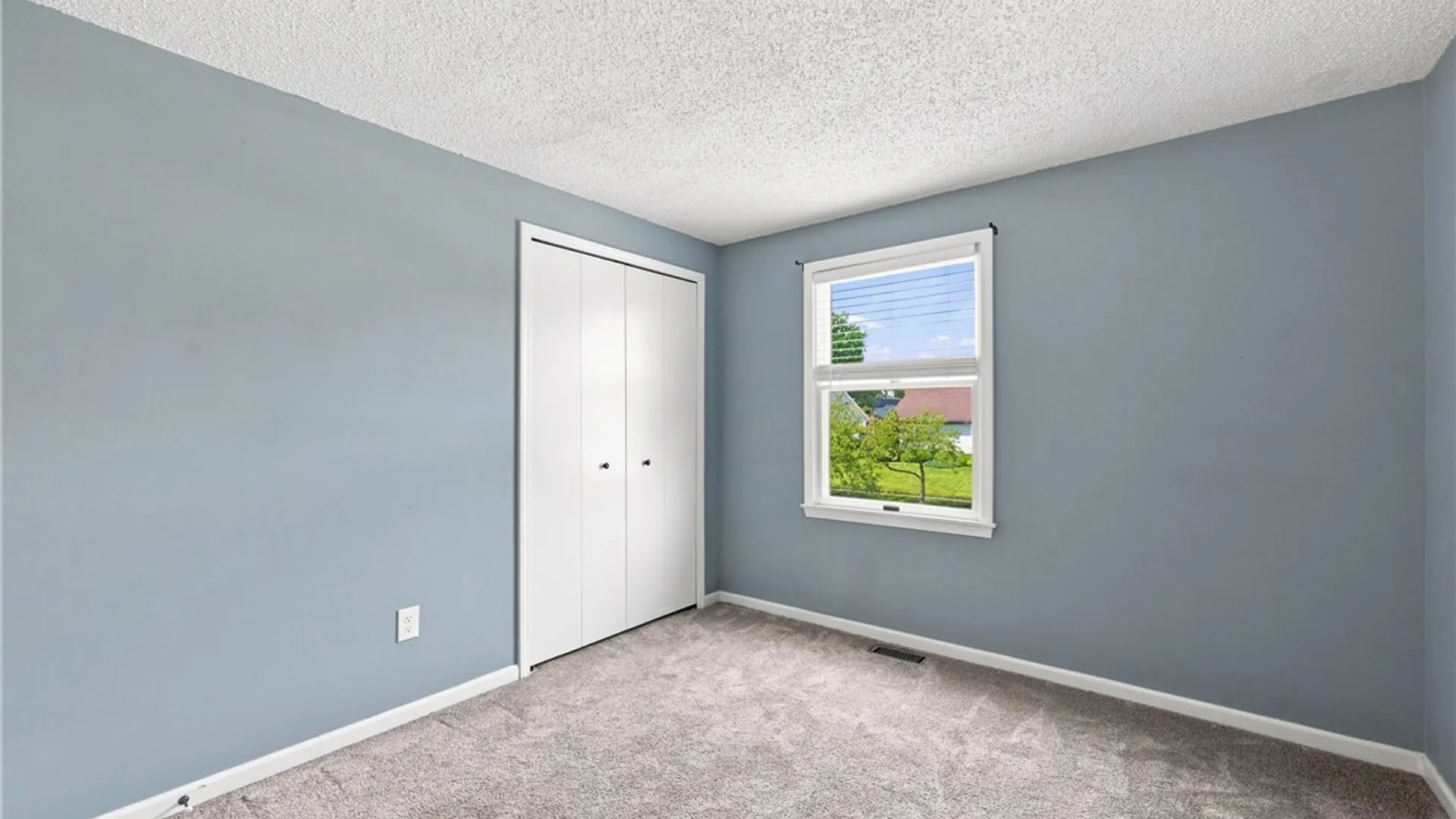 Property at 76 Doehaven Circle, Lancaster, NY 14043 30