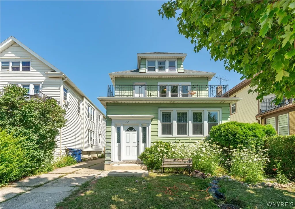 Property at 304 Taunton Place, Buffalo, NY 14216