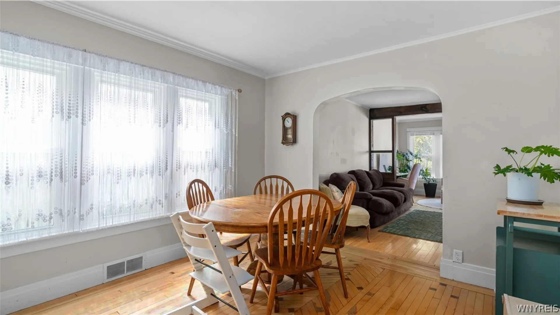 Property at 304 Taunton Place, Buffalo, NY 14216 9