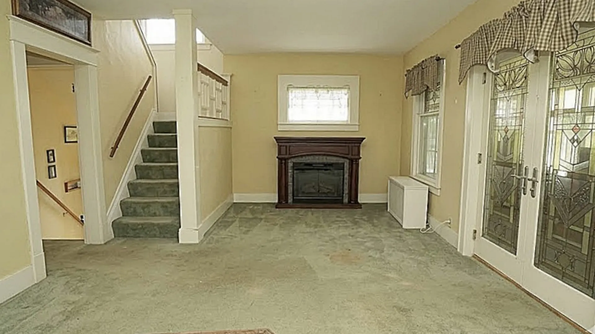 Property at 305 Norwalk Avenue, Buffalo, NY 14216 5