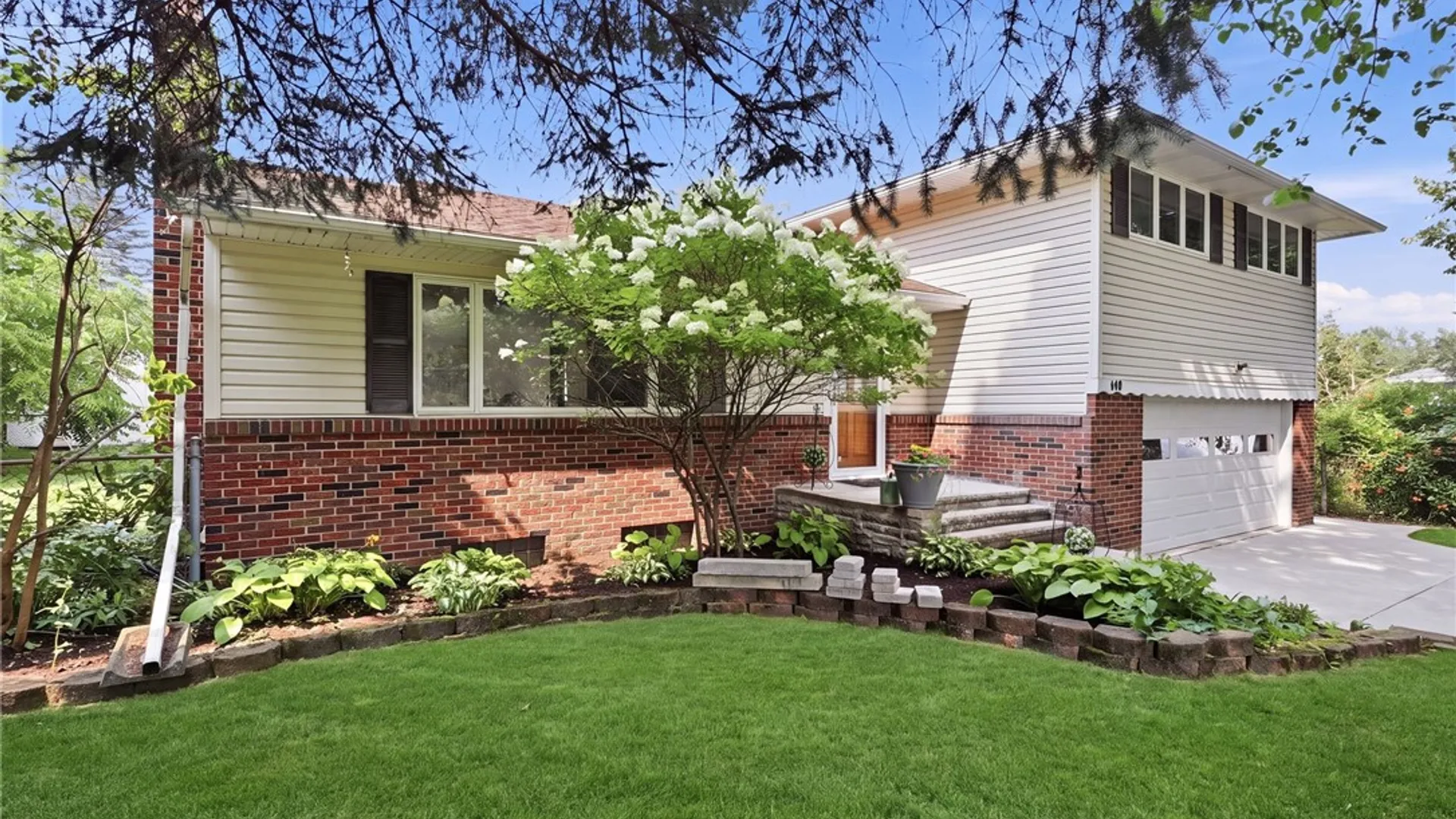 Property at 110 Highview Drive, Irondequoit, NY 14609 3