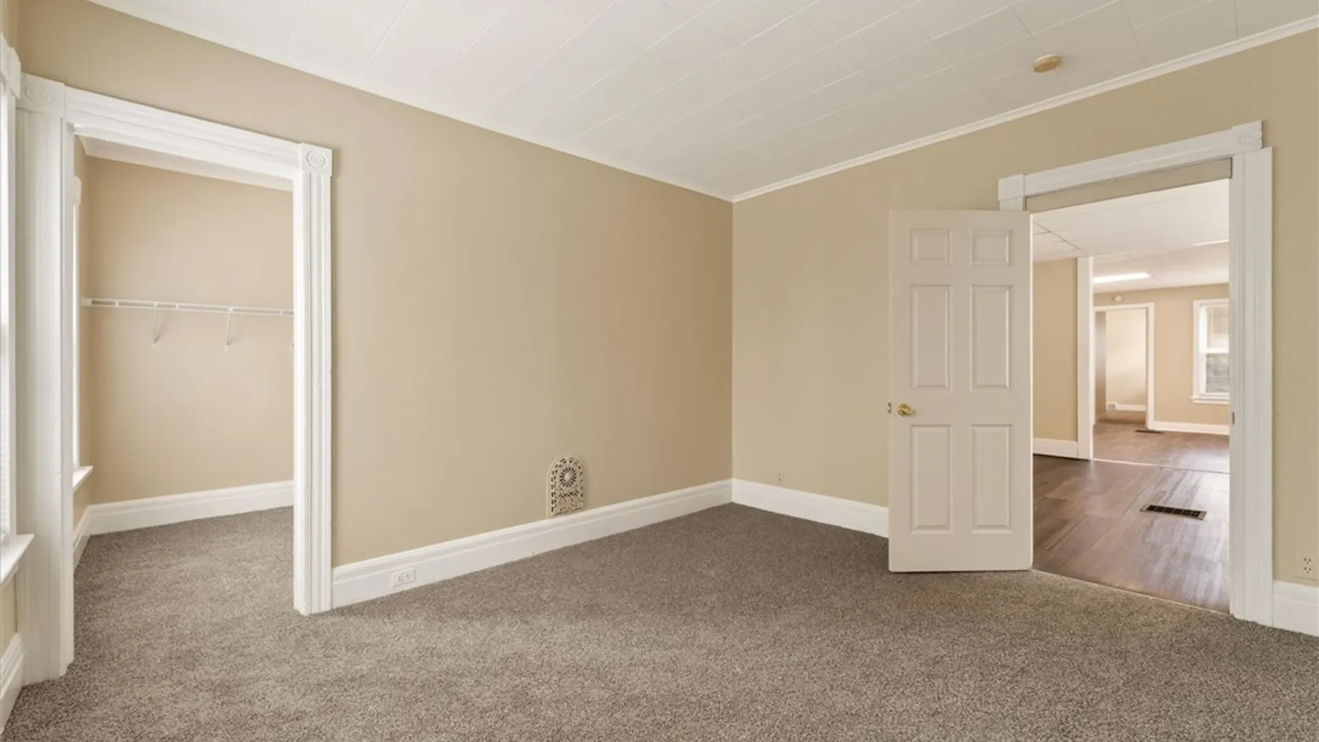 Property at 336 Avenue D, Rochester, NY 14621 11
