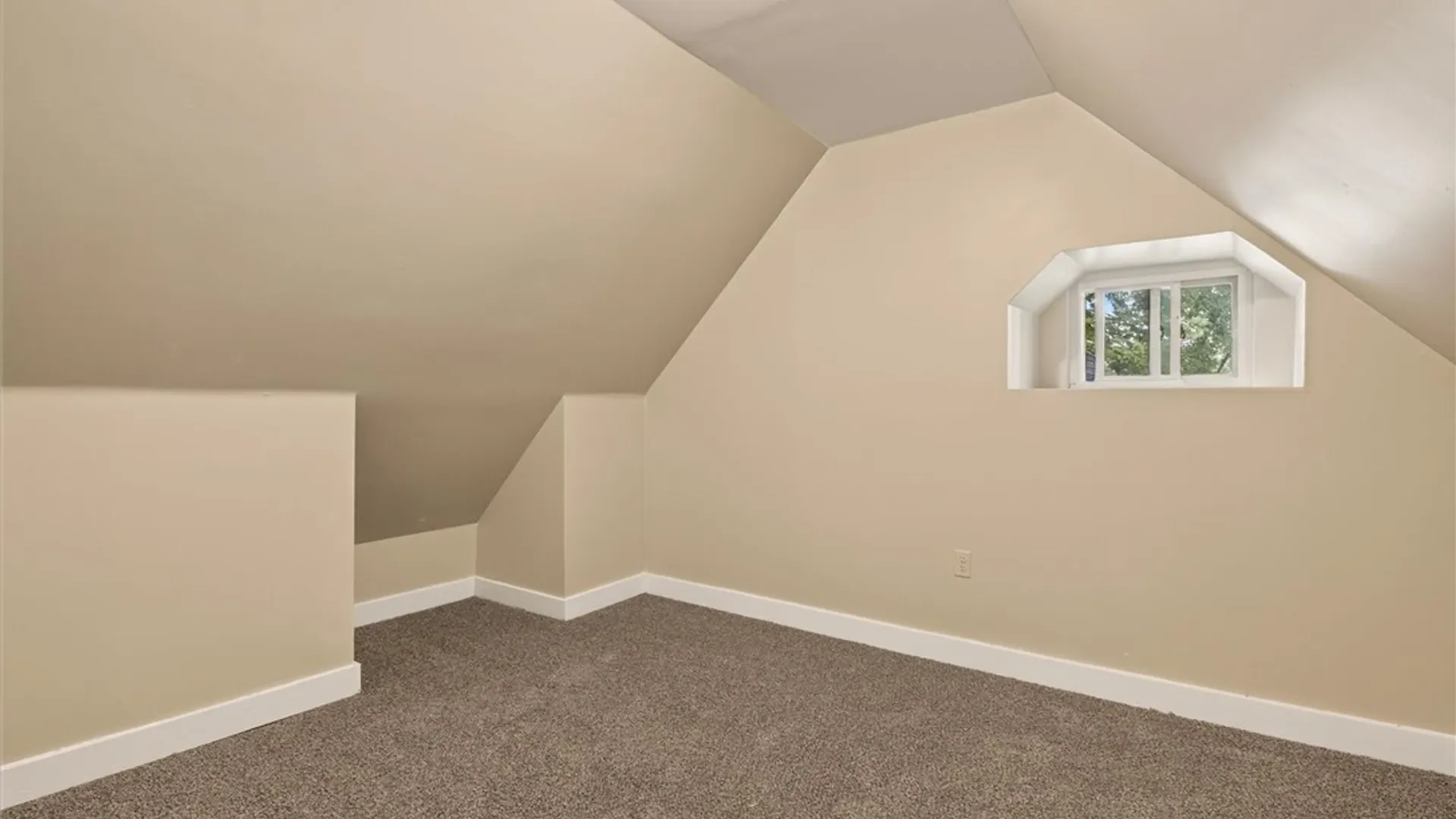 Property at 336 Avenue D, Rochester, NY 14621 24