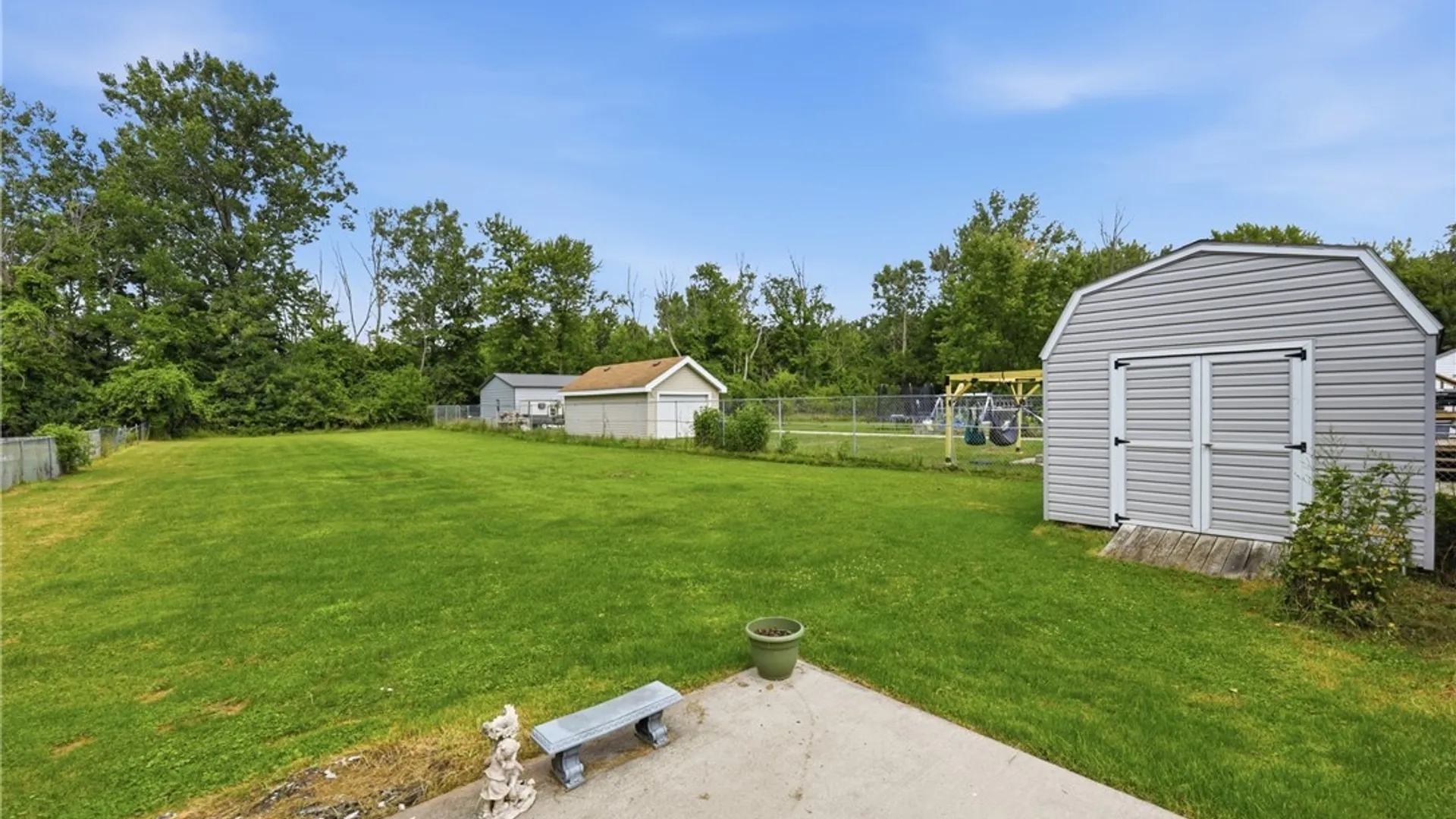 Property at 500 E Stenzil Street, North Tonawanda, NY 14120 24