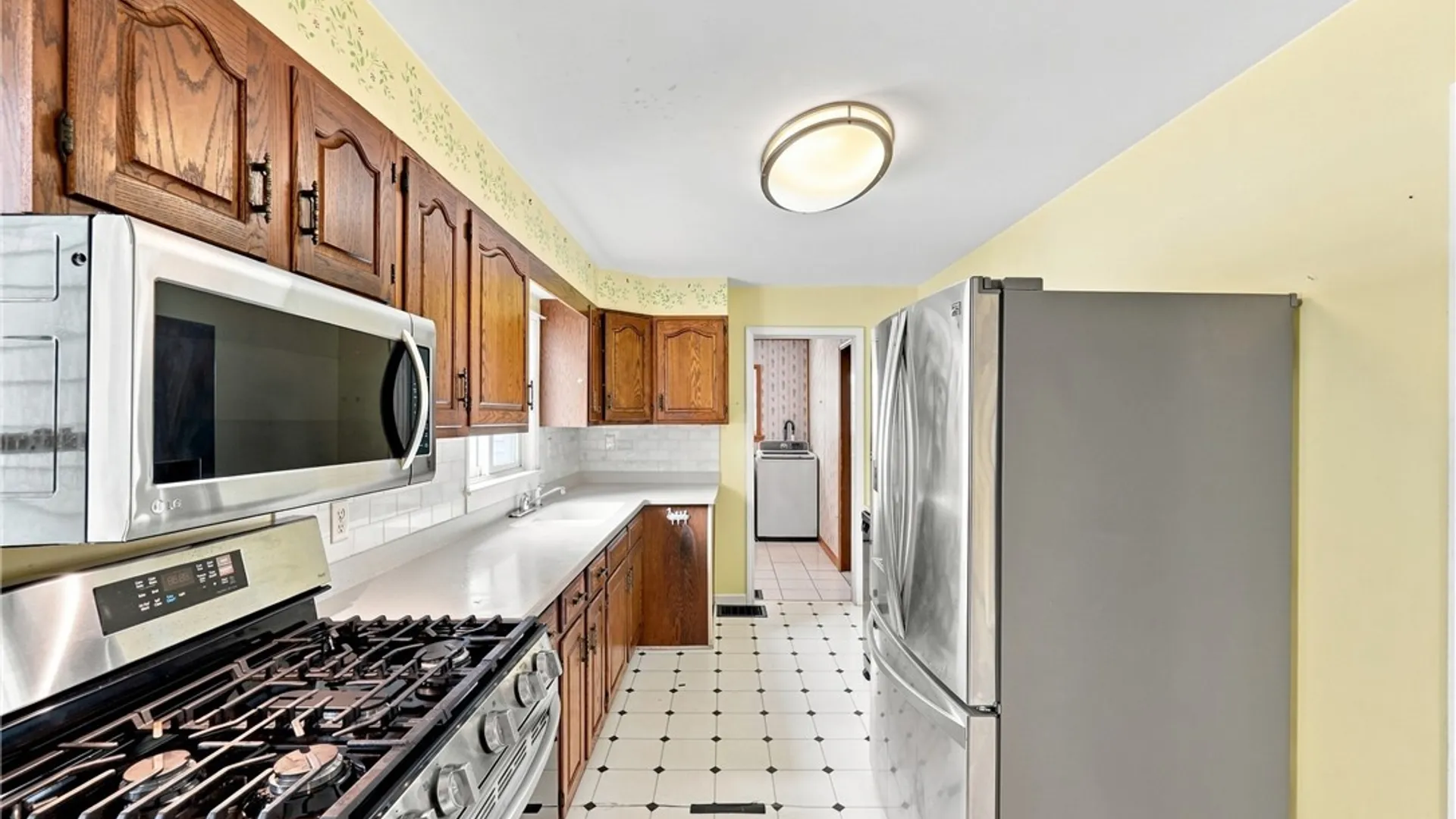 Property at 500 E Stenzil Street, North Tonawanda, NY 14120 9