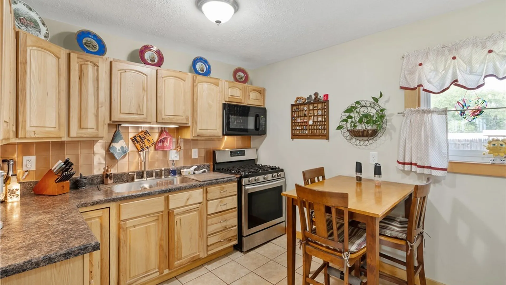 Property at 7903 Eisenhower Boulevard, Cicero, NY 13030 9