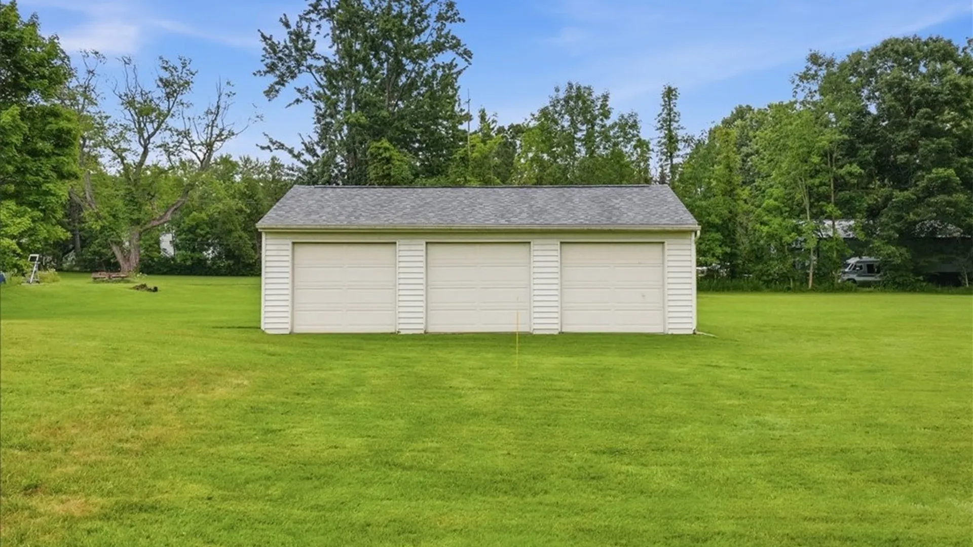 Property at 4130 Ransom Road, Clarence, NY 14031 4