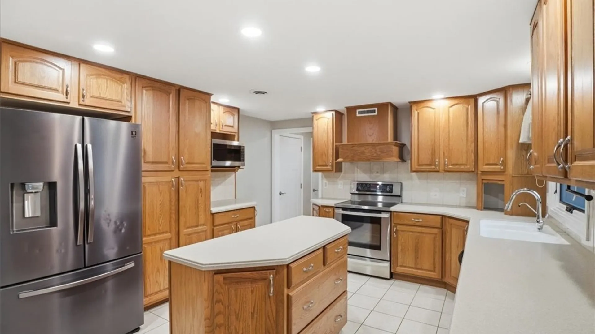 Property at 4130 Ransom Road, Clarence, NY 14031 22