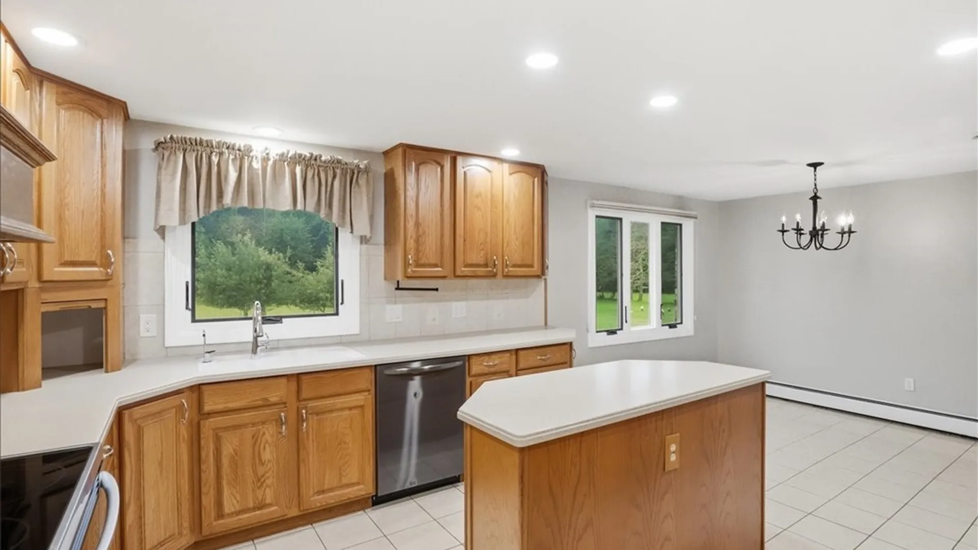 Property at 4130 Ransom Road, Clarence, NY 14031 24