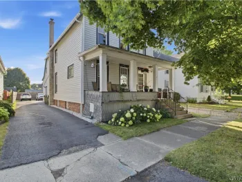 Property at 184 Lincoln Avenue, North Tonawanda, NY 14120