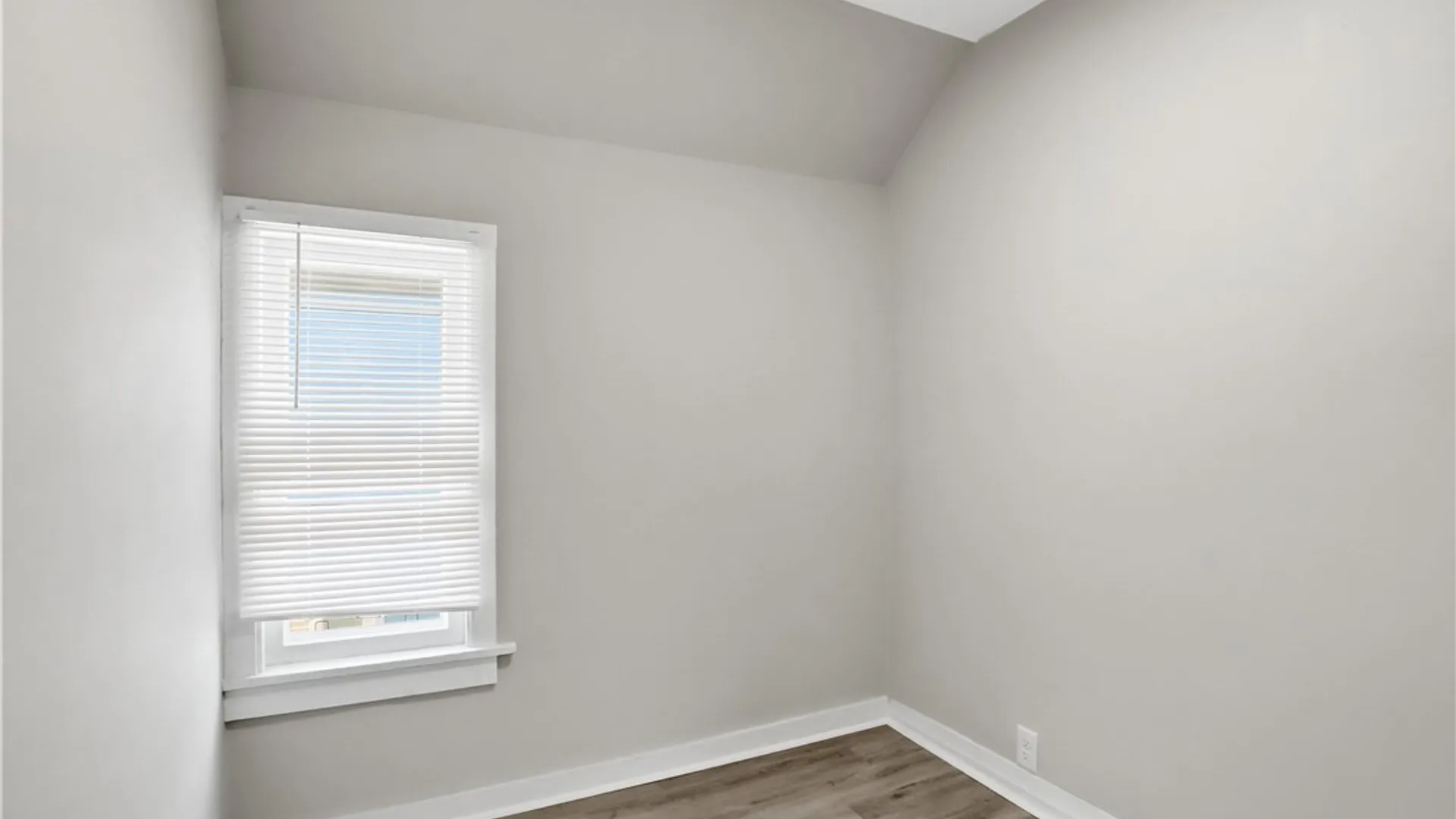 Property at 184 Lincoln Avenue, North Tonawanda, NY 14120 32