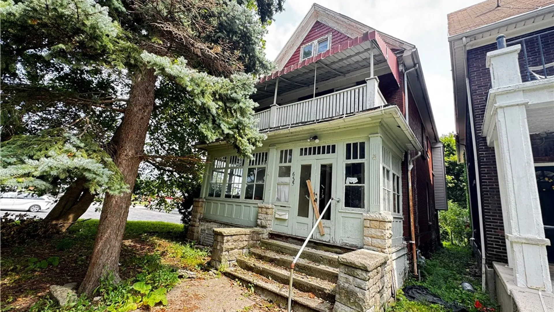 Property at 635 13th Street, Niagara Falls, NY 14301 2