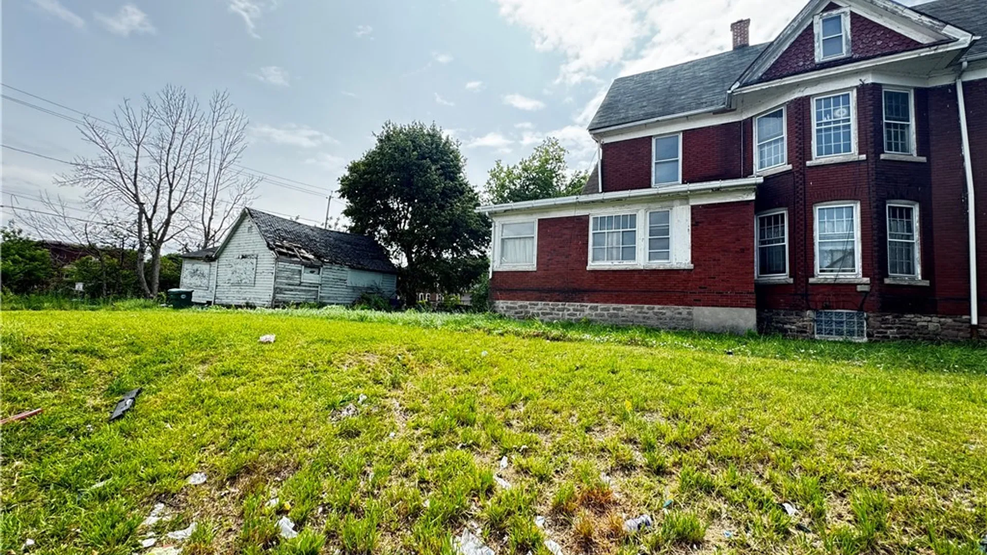 Property at 635 13th Street, Niagara Falls, NY 14301 4