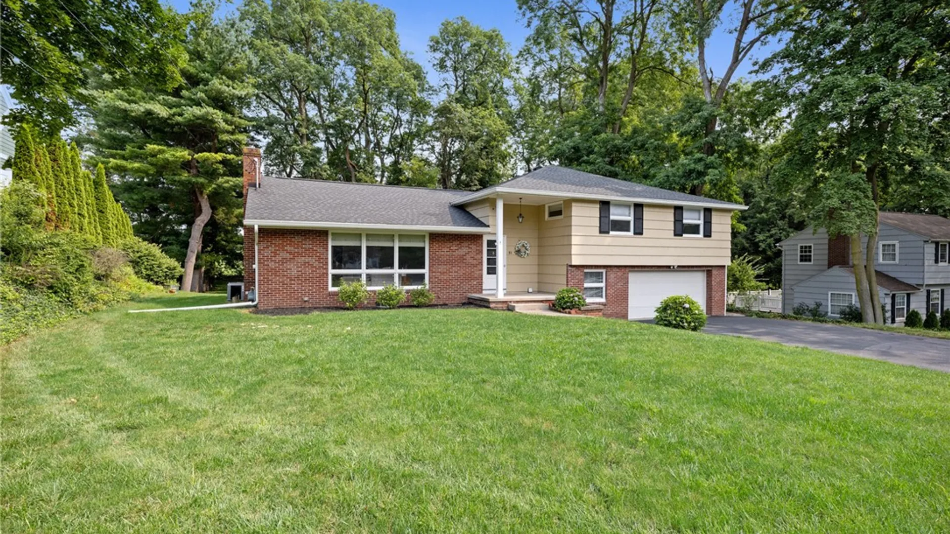 Property at 21 Arlington Drive, Pittsford, NY 14534 2