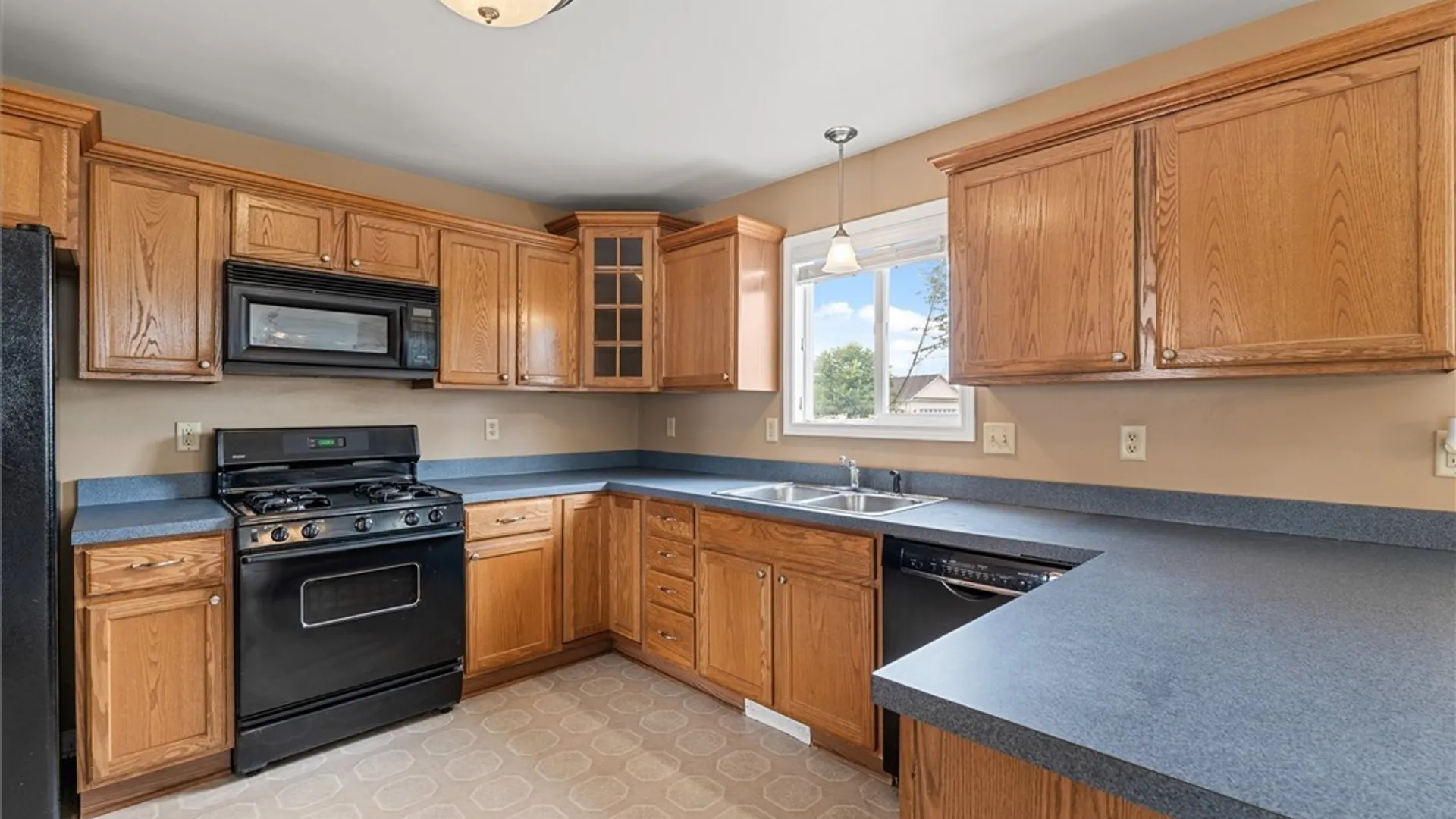 Property at 8739 Raulli Drive, Cicero, NY 13039 18
