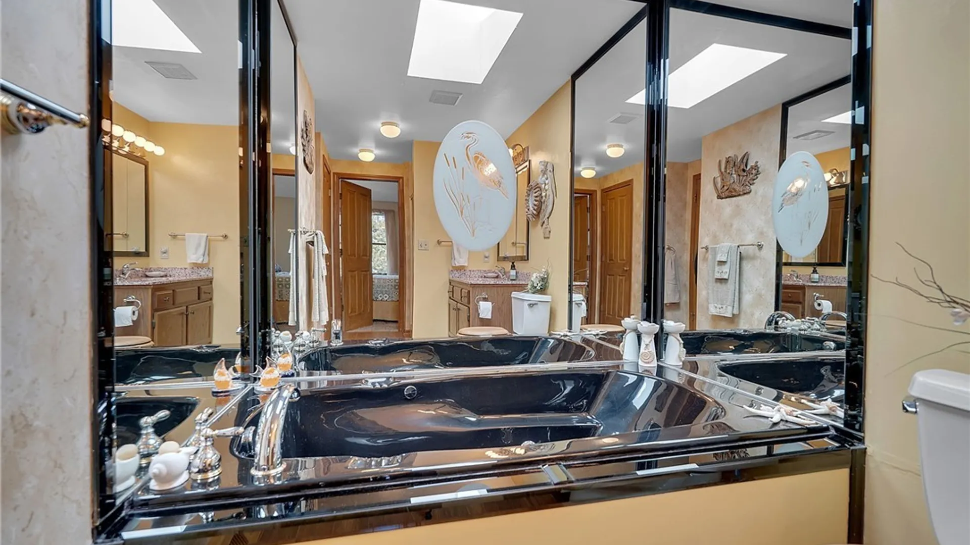 Property at 15 In The Woods Lane, West Seneca, NY 14224 27