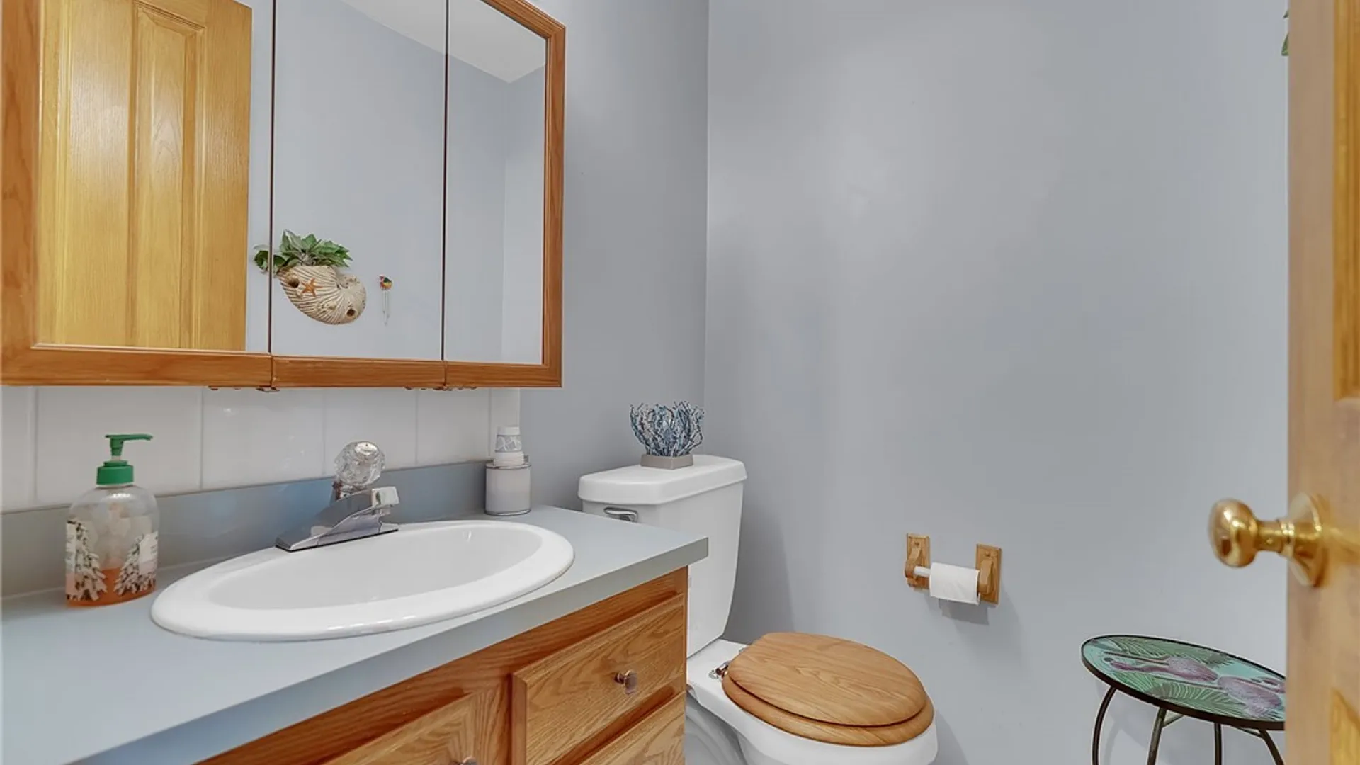 Property at 15 In The Woods Lane, West Seneca, NY 14224 28