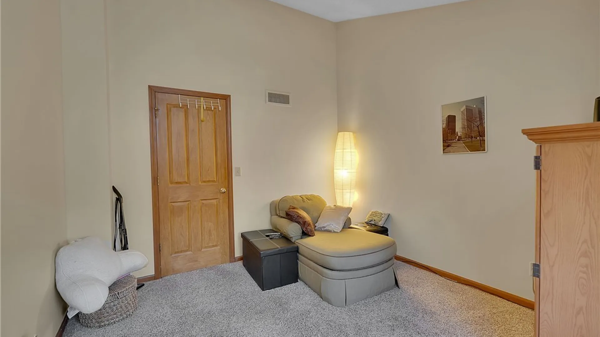 Property at 15 In The Woods Lane, West Seneca, NY 14224 32