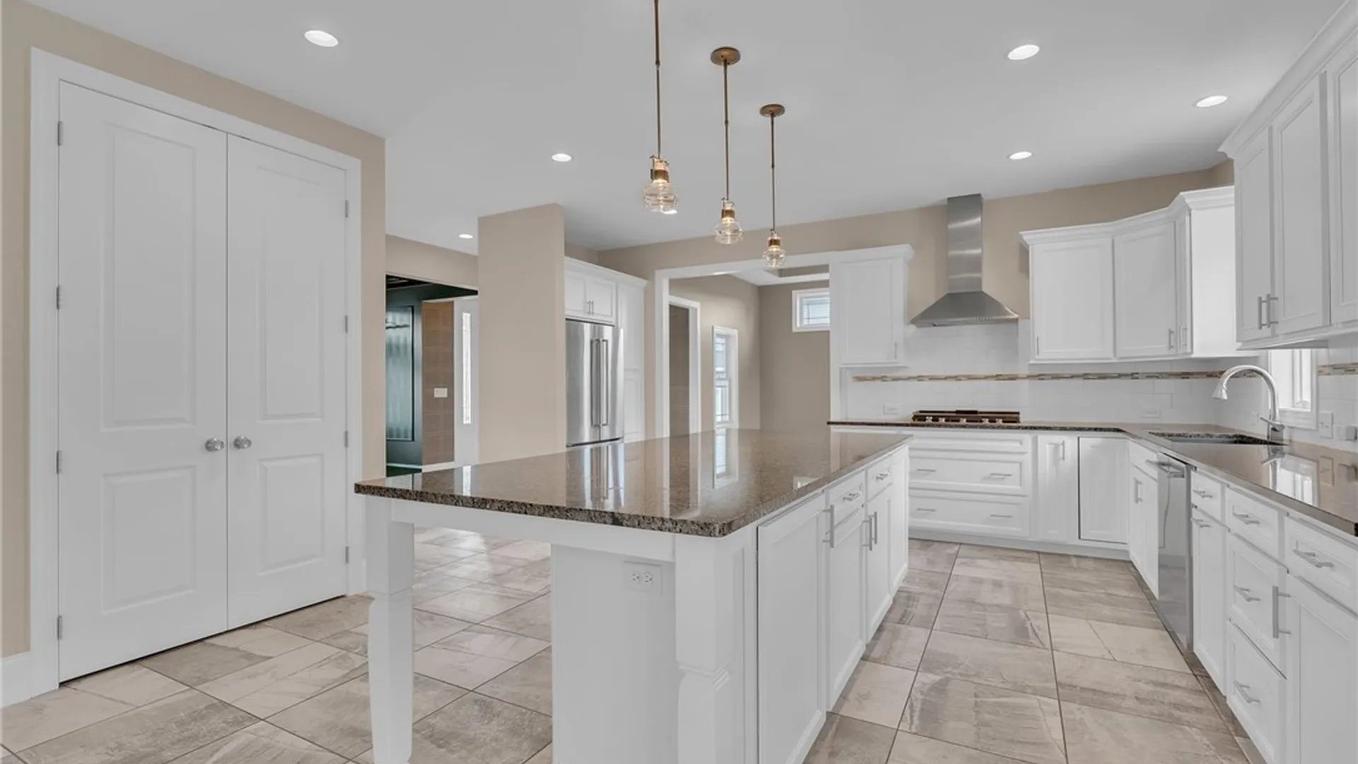 Property at 6021 Wexford Manor, Clarence, NY 14032 12