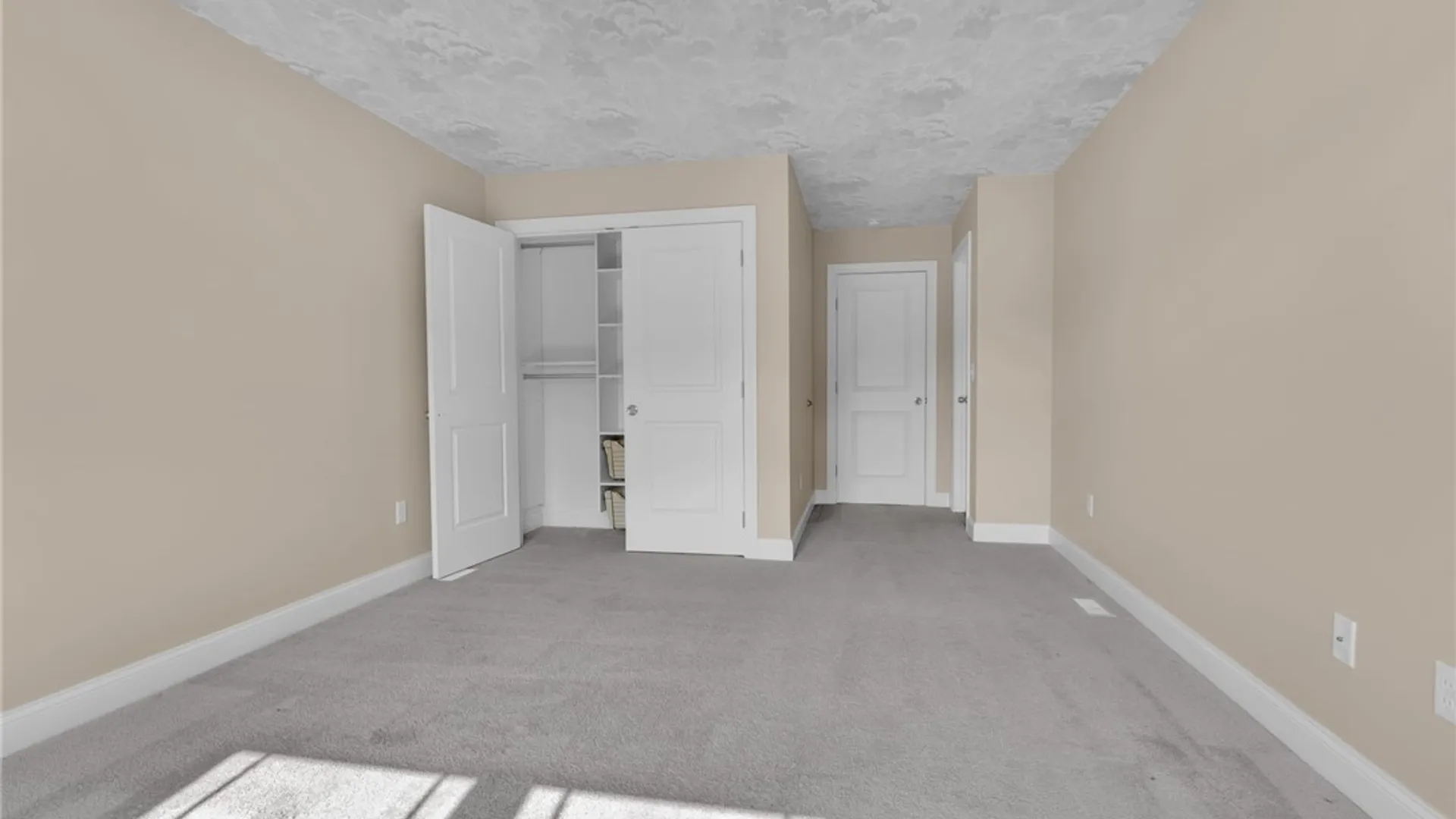 Property at 6021 Wexford Manor, Clarence, NY 14032 33