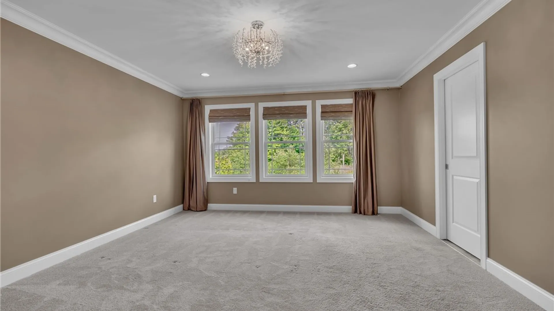 Property at 6021 Wexford Manor, Clarence, NY 14032 23