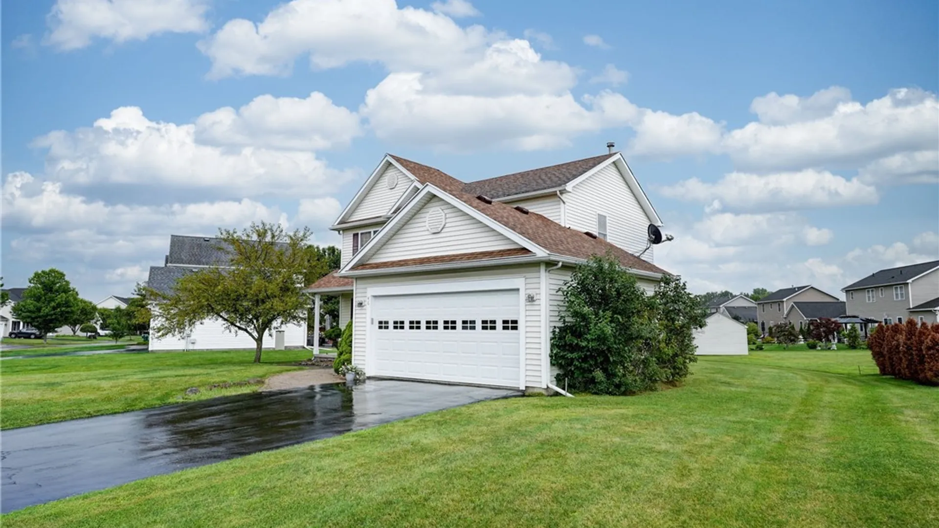 Property at 46 Aston Villa, Chili, NY 14514 3
